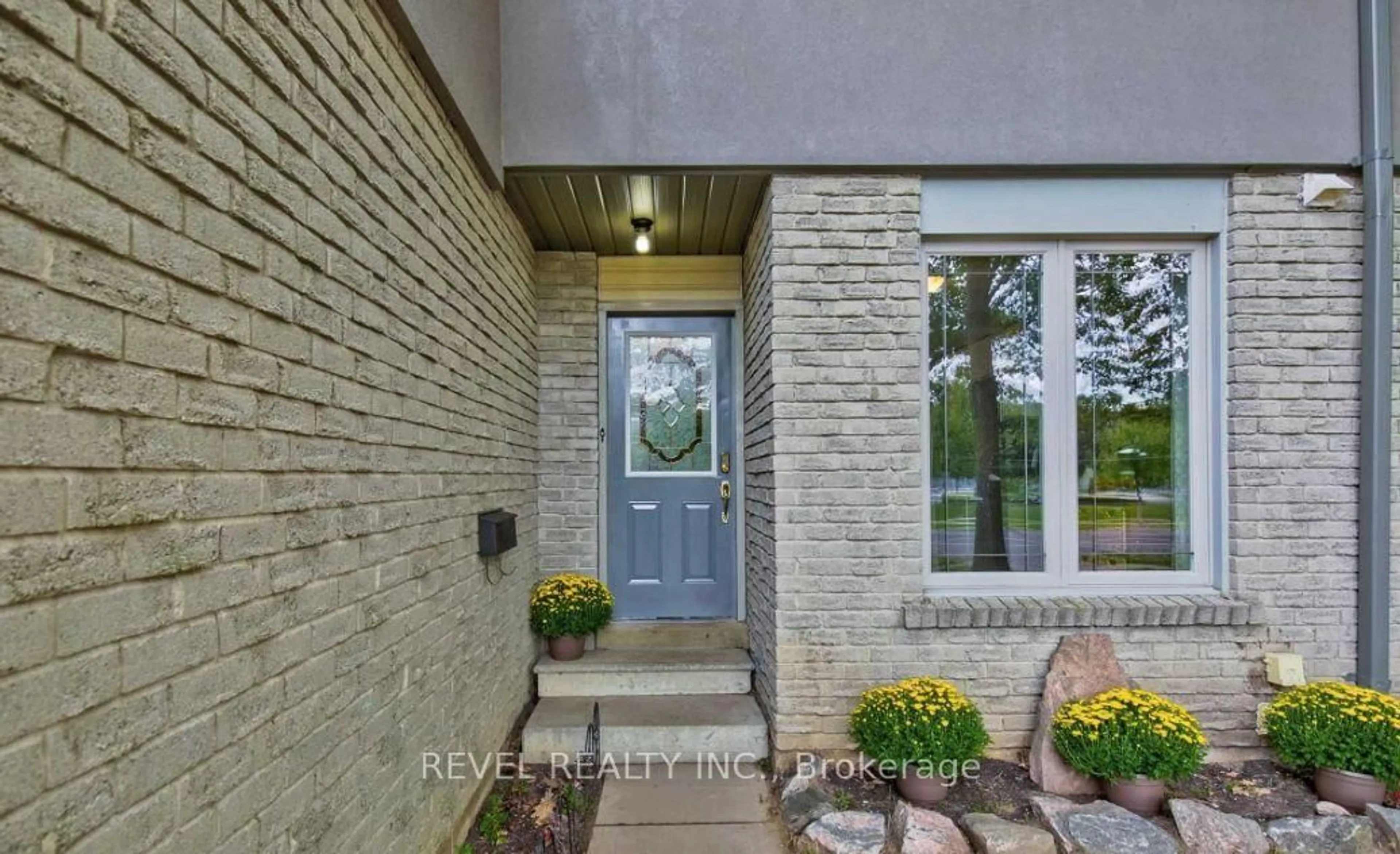 Home with brick exterior material, street for 24 Lampman Lane, Barrie Ontario L4N 5B1