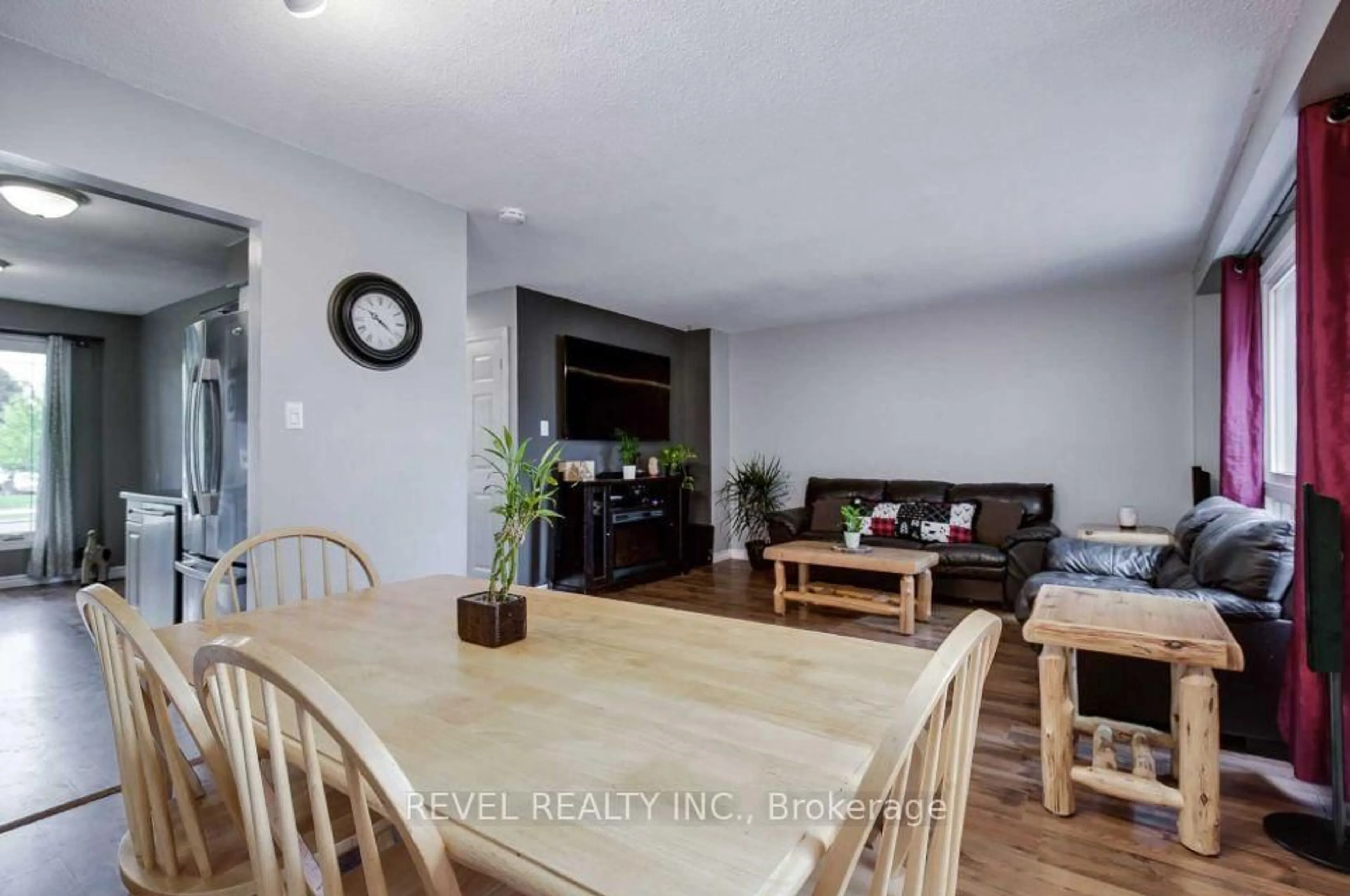 Unknown for 24 Lampman Lane, Barrie Ontario L4N 5B1
