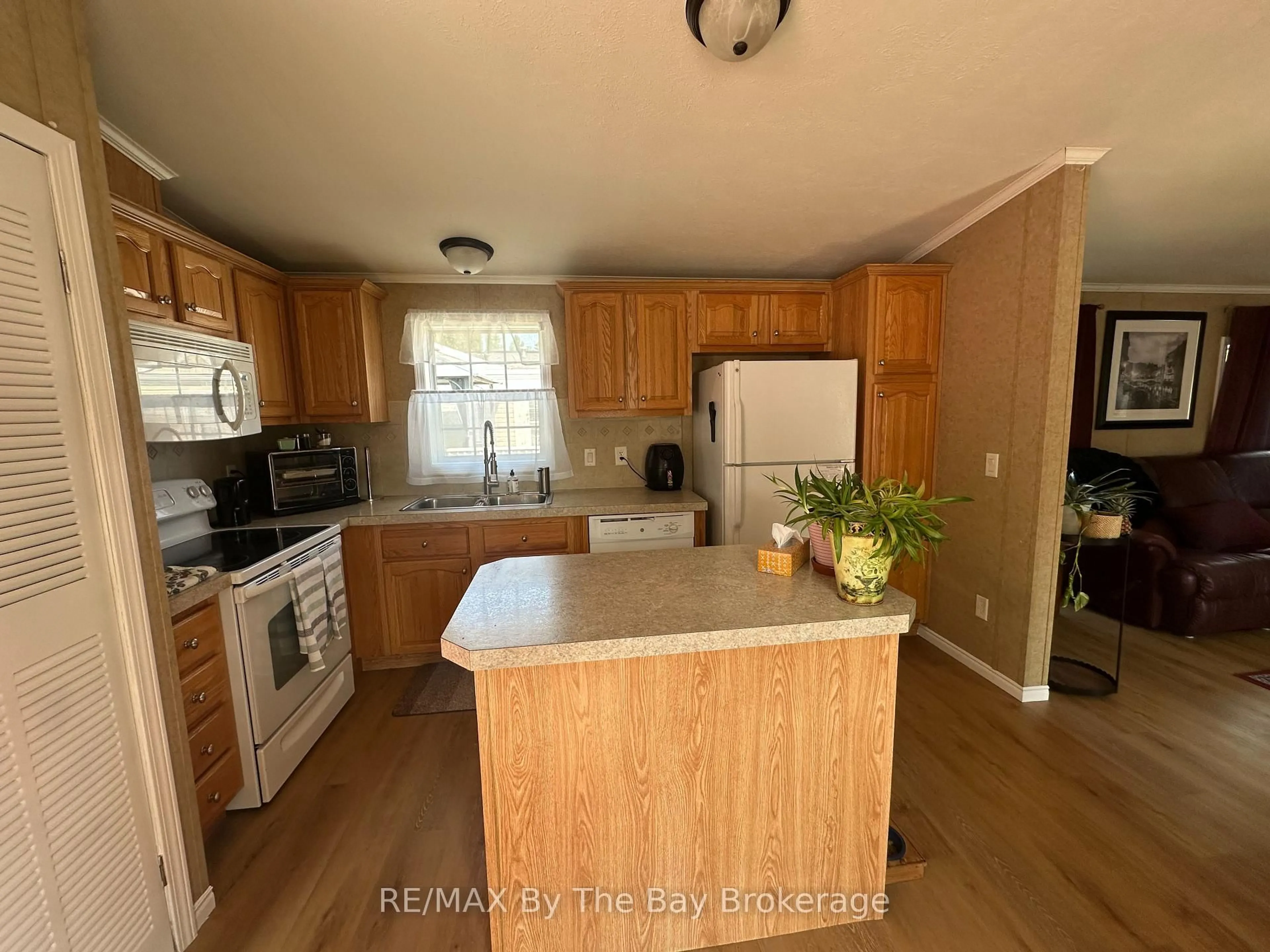 Unknown for 40 Georgian Glen Dr, Wasaga Beach Ontario L9Z 1K7