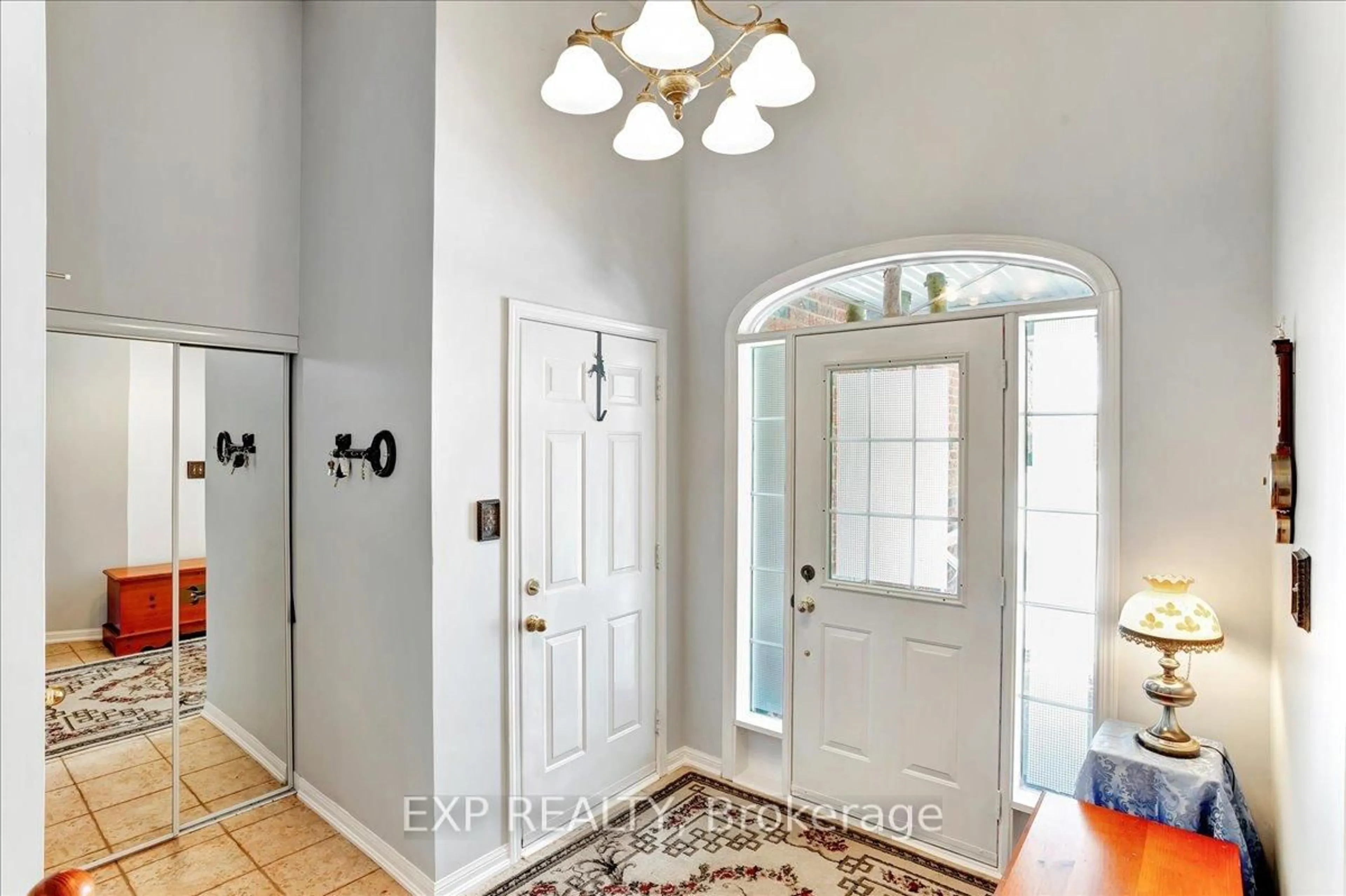 Indoor entryway for 13 Masters Lane, Wasaga Beach Ontario L9Z 1S9