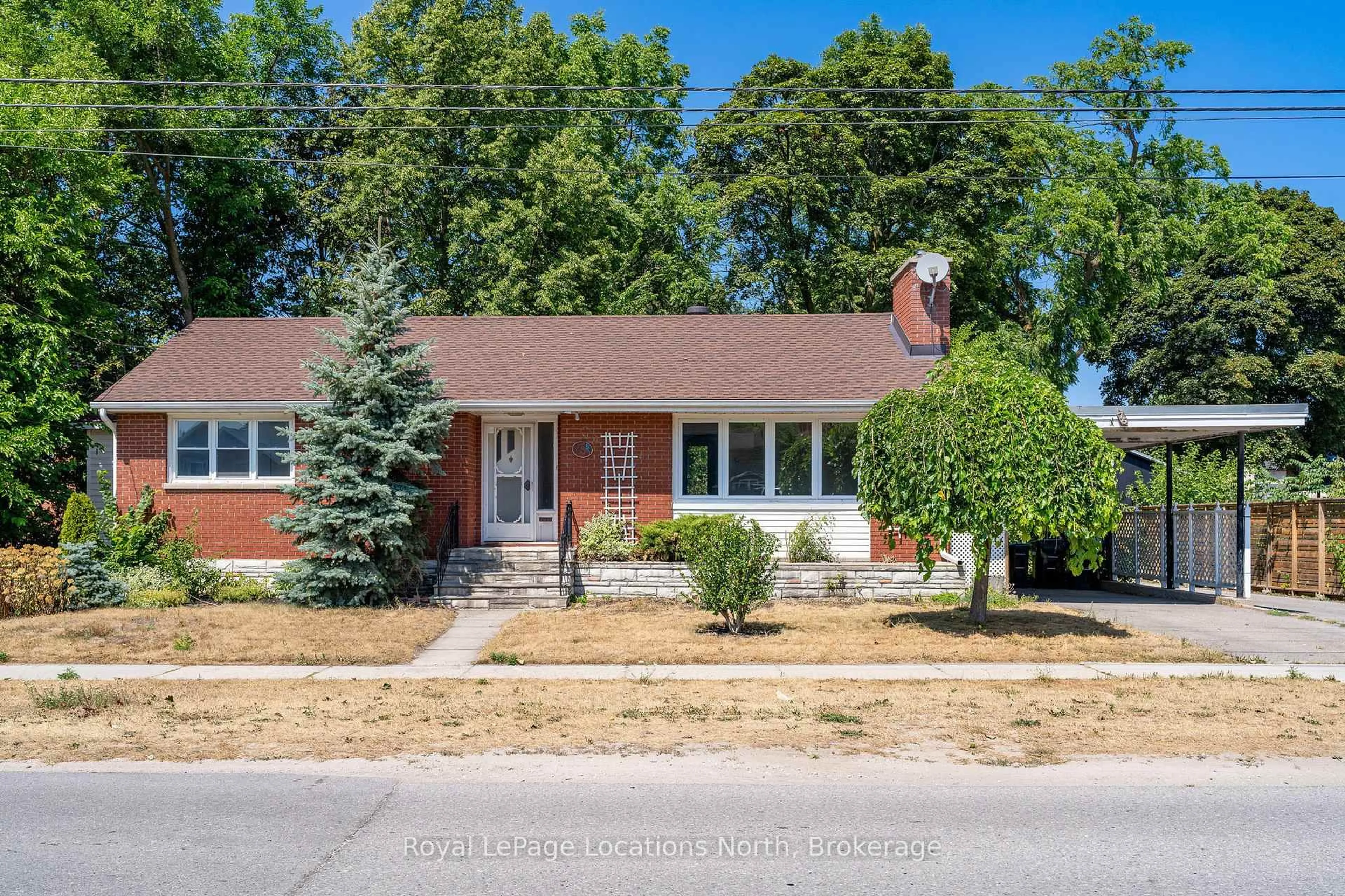 Home with brick exterior material, street for 75 Fifth St, Collingwood Ontario L9Y 1X2