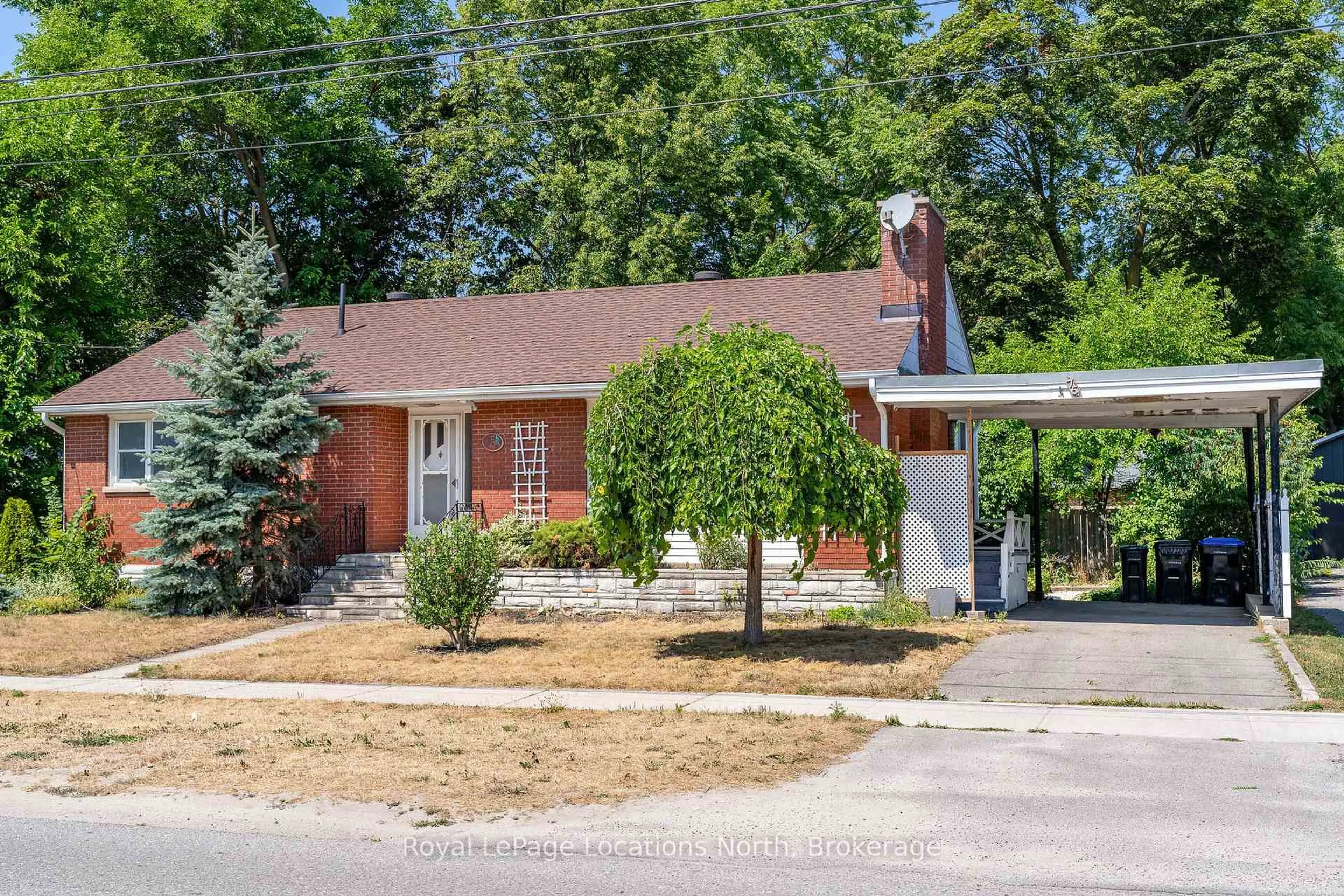 Home with brick exterior material, street for 75 Fifth St, Collingwood Ontario L9Y 1X2