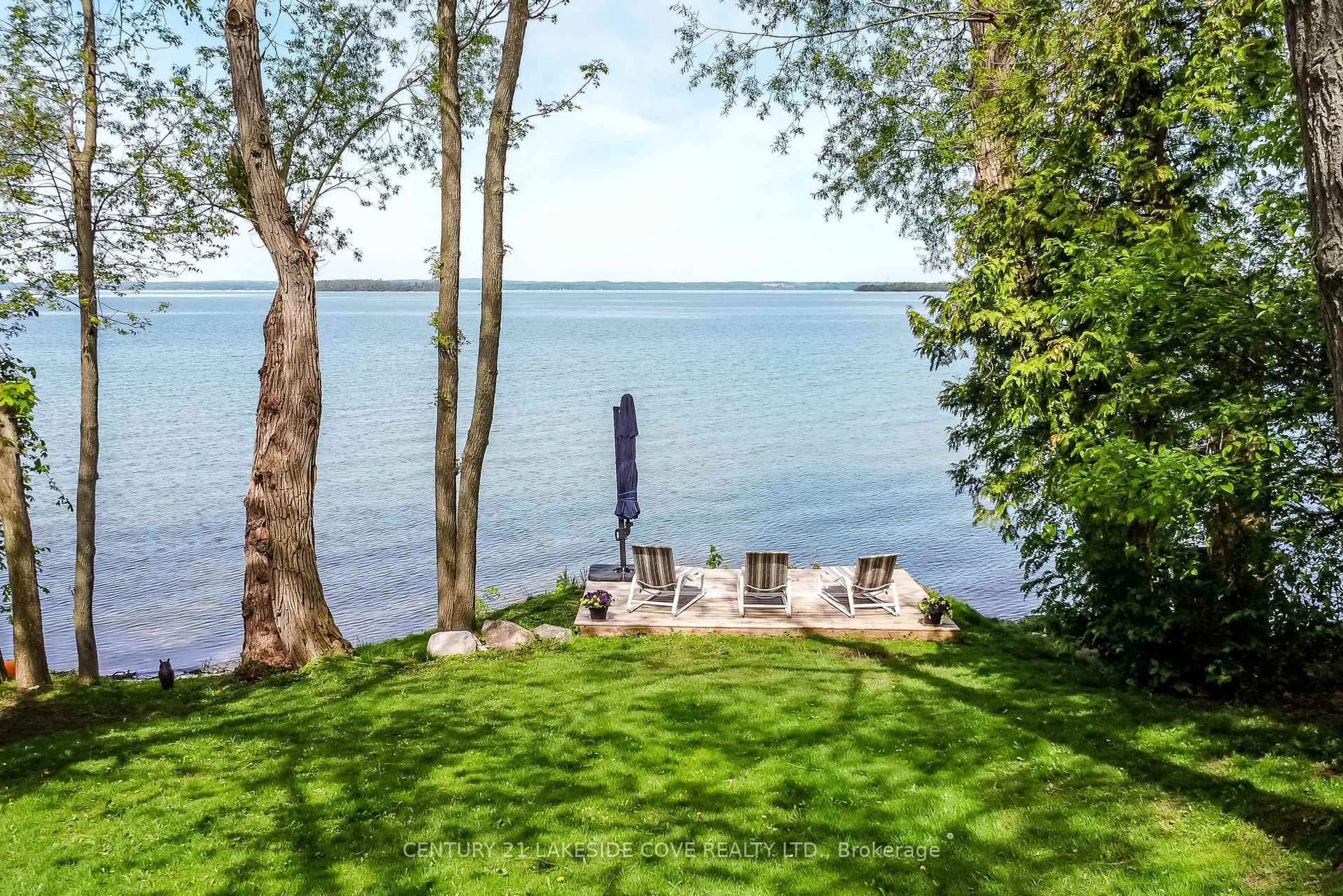 Patio, water/lake/river/ocean view for 42 Thicketwood Pl, Ramara Ontario L0K 1B0