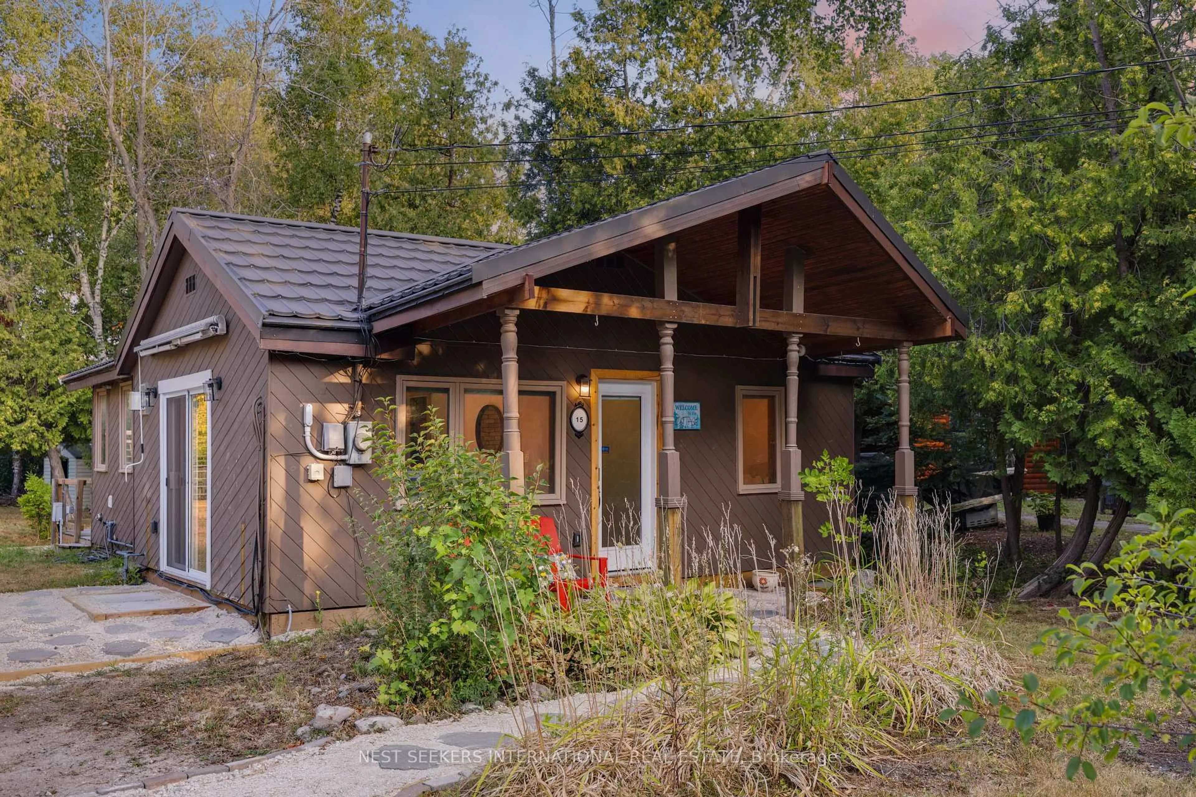 Unknown for 15 Edgar Rd, Collingwood Ontario L9Y 3Z1