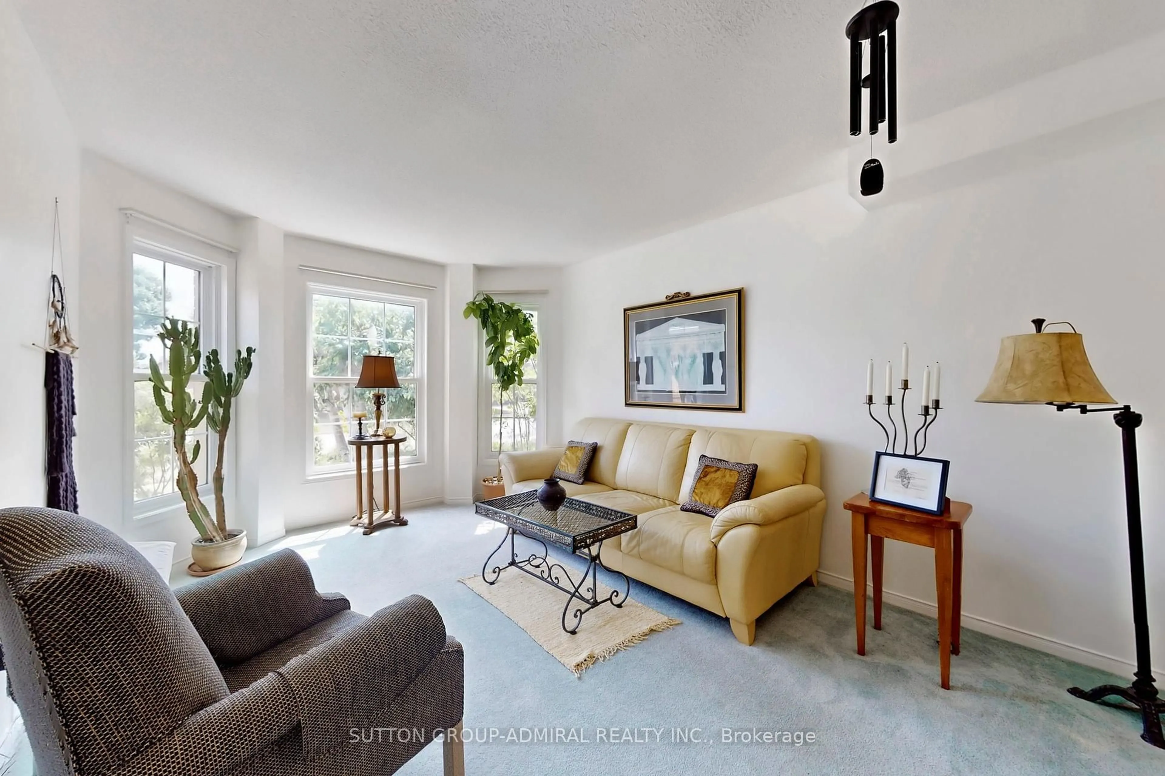 Living room with furniture, unknown for 184 Hanmer St, Barrie Ontario L4N 7J9