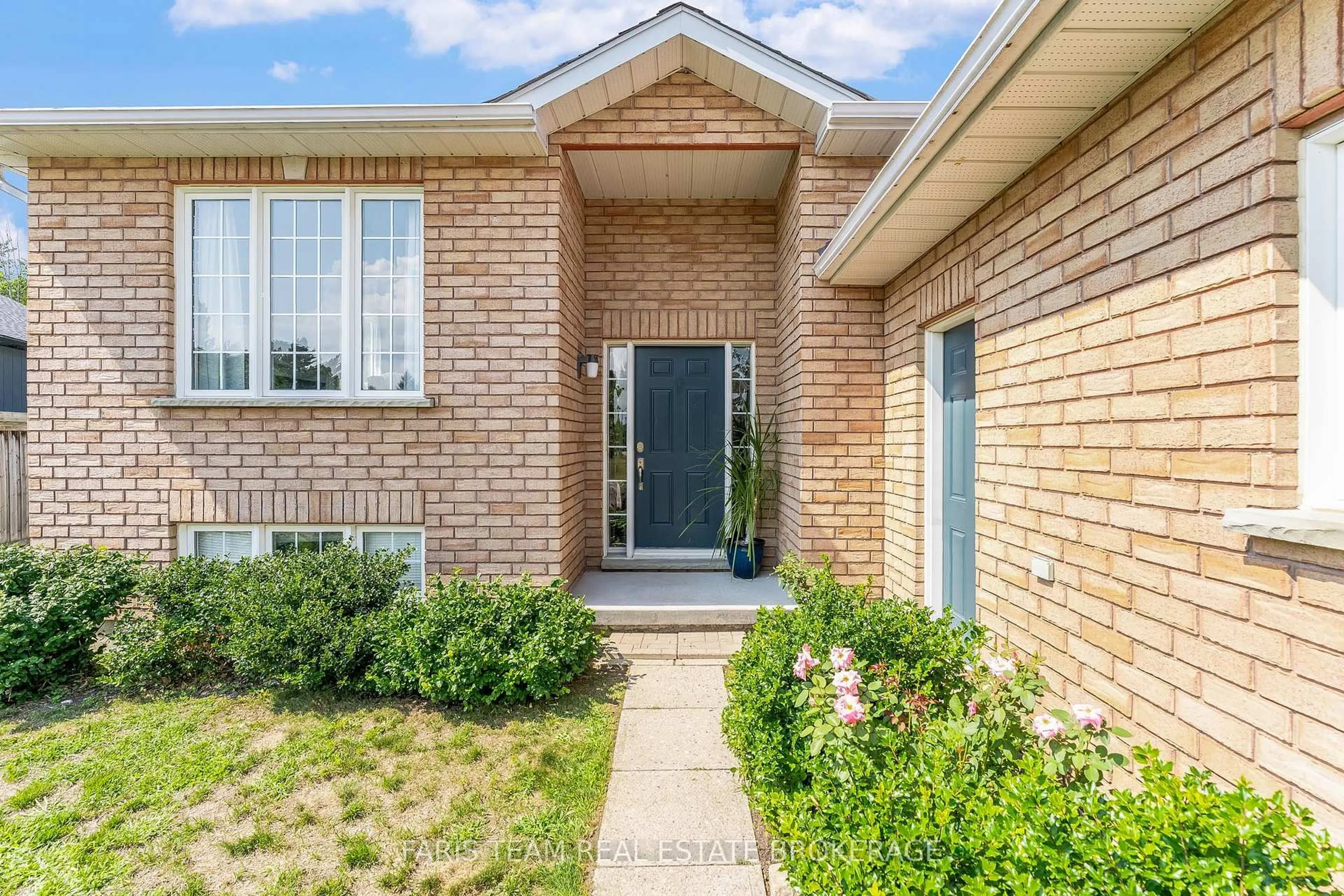 Home with brick exterior material, street for 83 Georgias Walk, Tay Ontario L0K 2A0