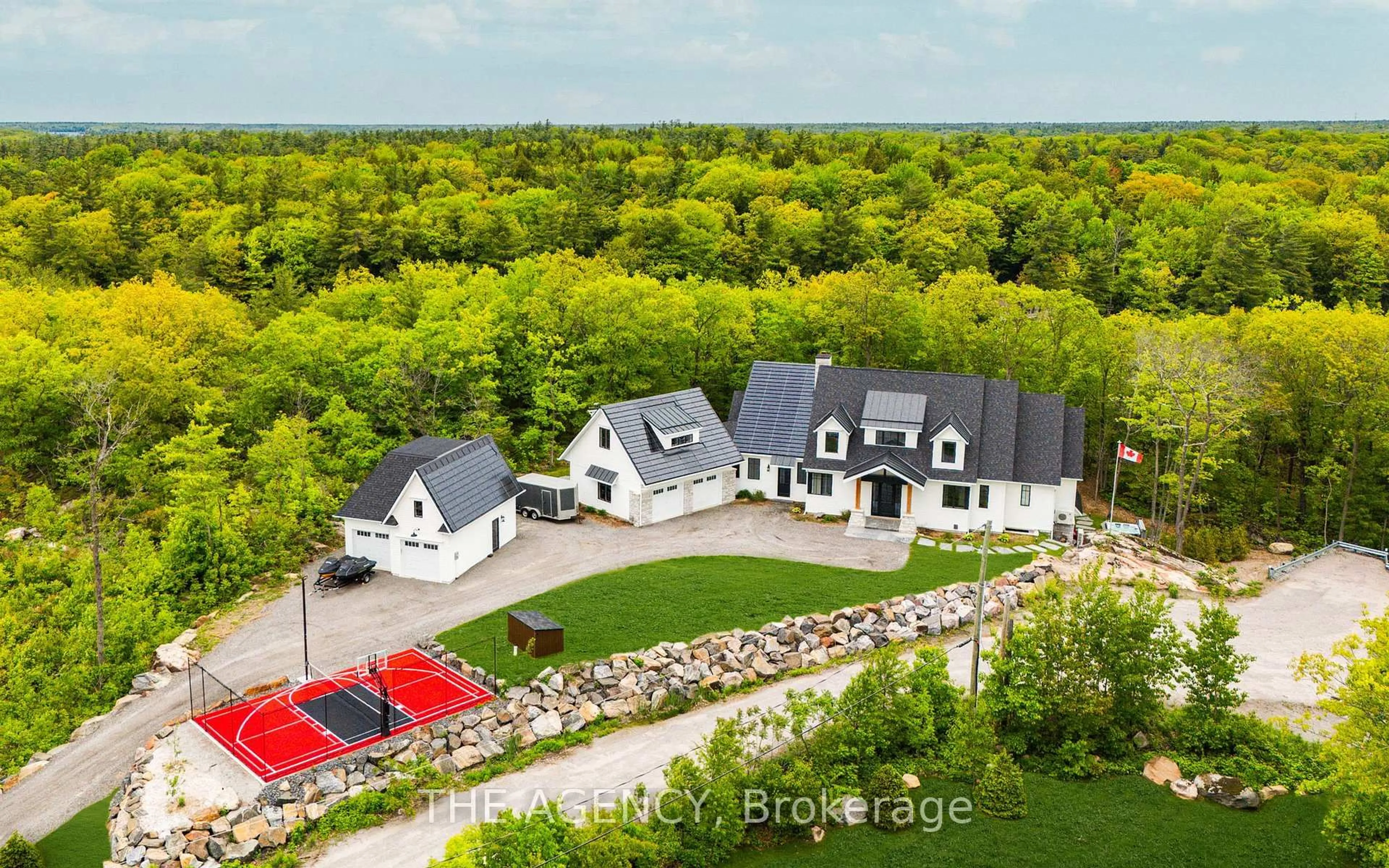 A pic from outside/outdoor area/front of a property/back of a property/a pic from drone, unknown for 3524 Isla Way, Severn Ontario L0K 1S0