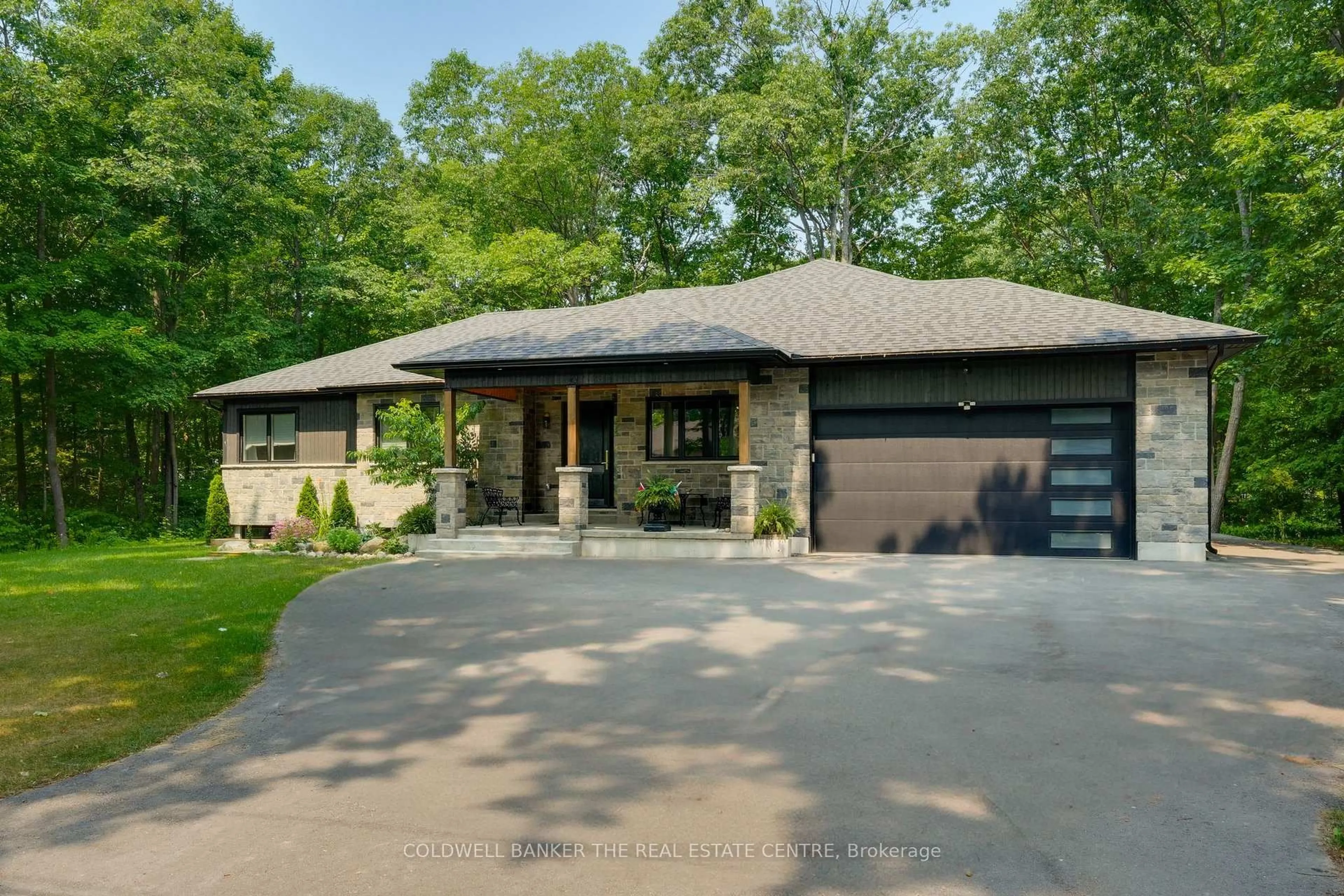 Home with brick exterior material, street for 34 Oakwood Ave, Tiny Ontario L9M 0J2