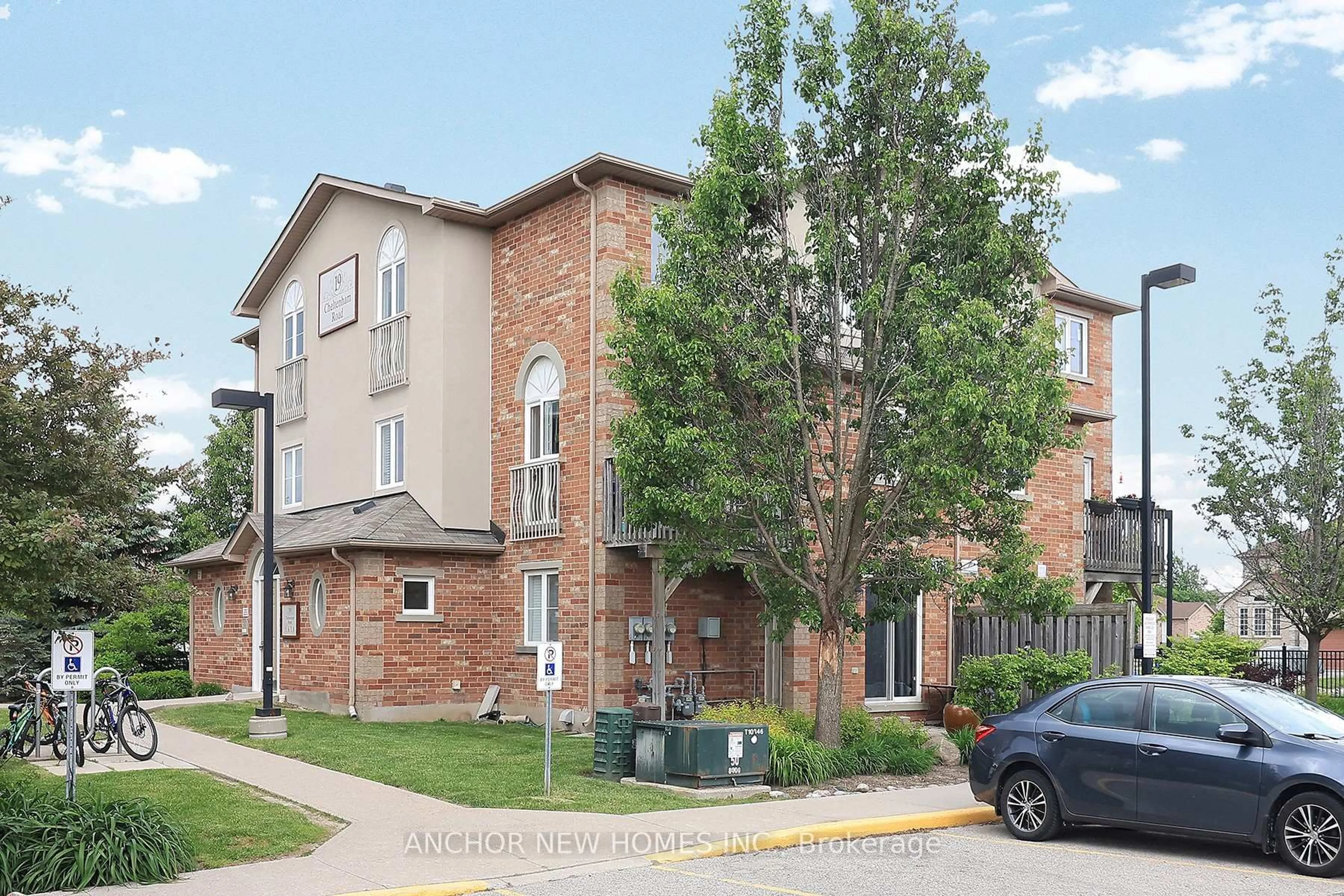 Home with brick exterior material, street for 19 Cheltenham Rd #7, Barrie Ontario L4M 0E7