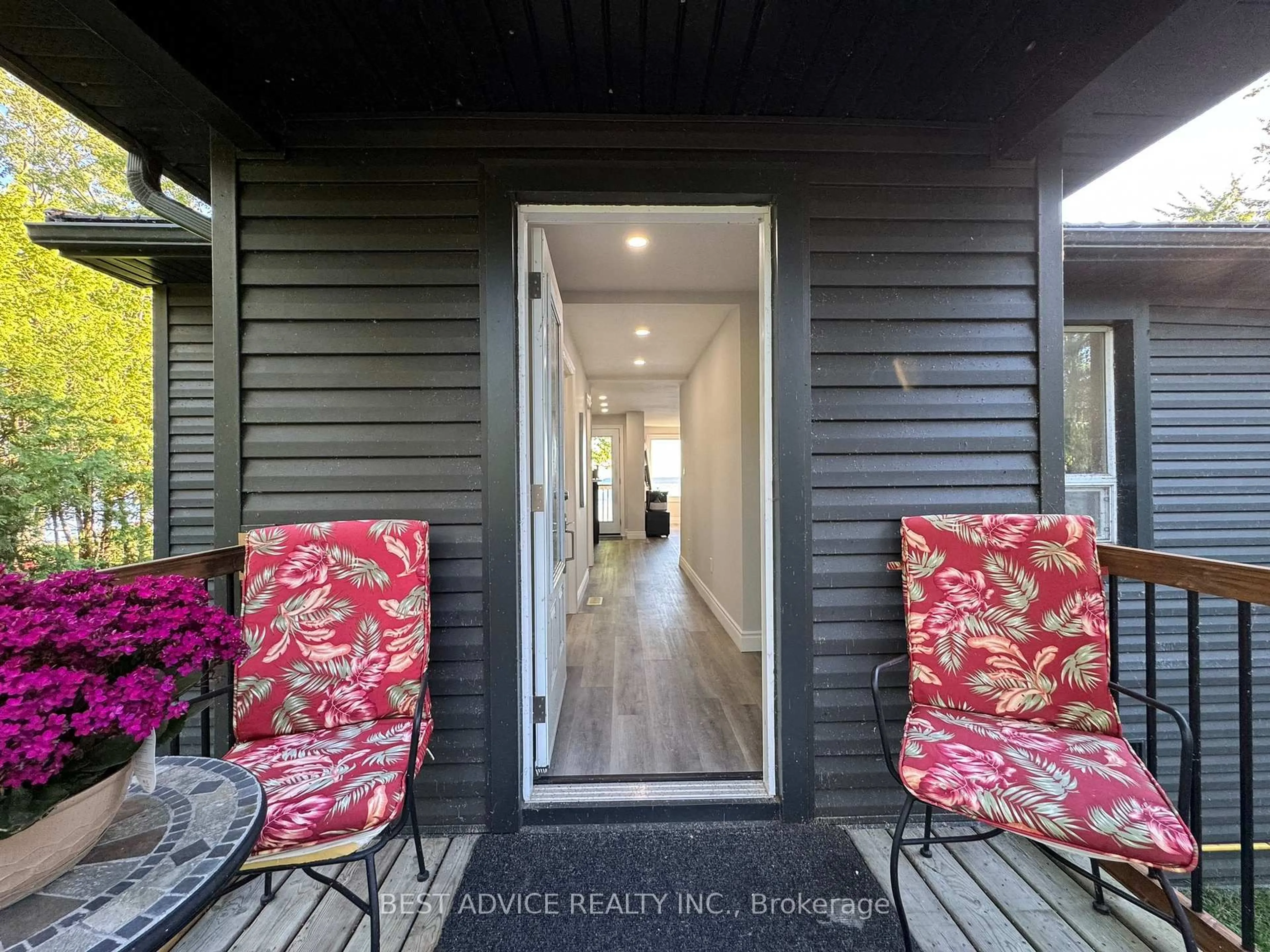 Indoor entryway for 3794 Muley Point Lane, Ramara Ontario L3V 6H7