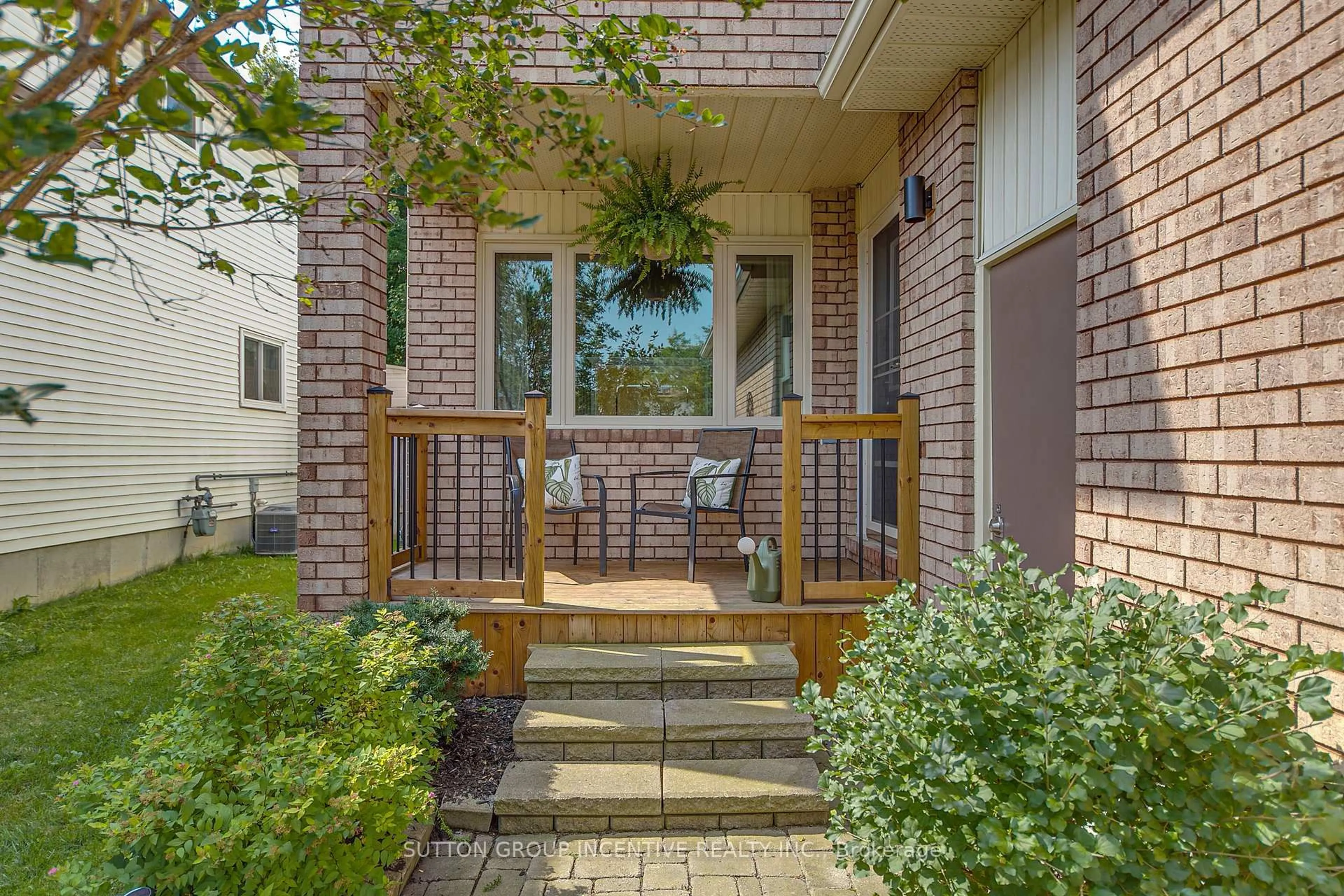 Patio, street for 25 Rosenfeld Dr, Barrie Ontario L4M 5X3