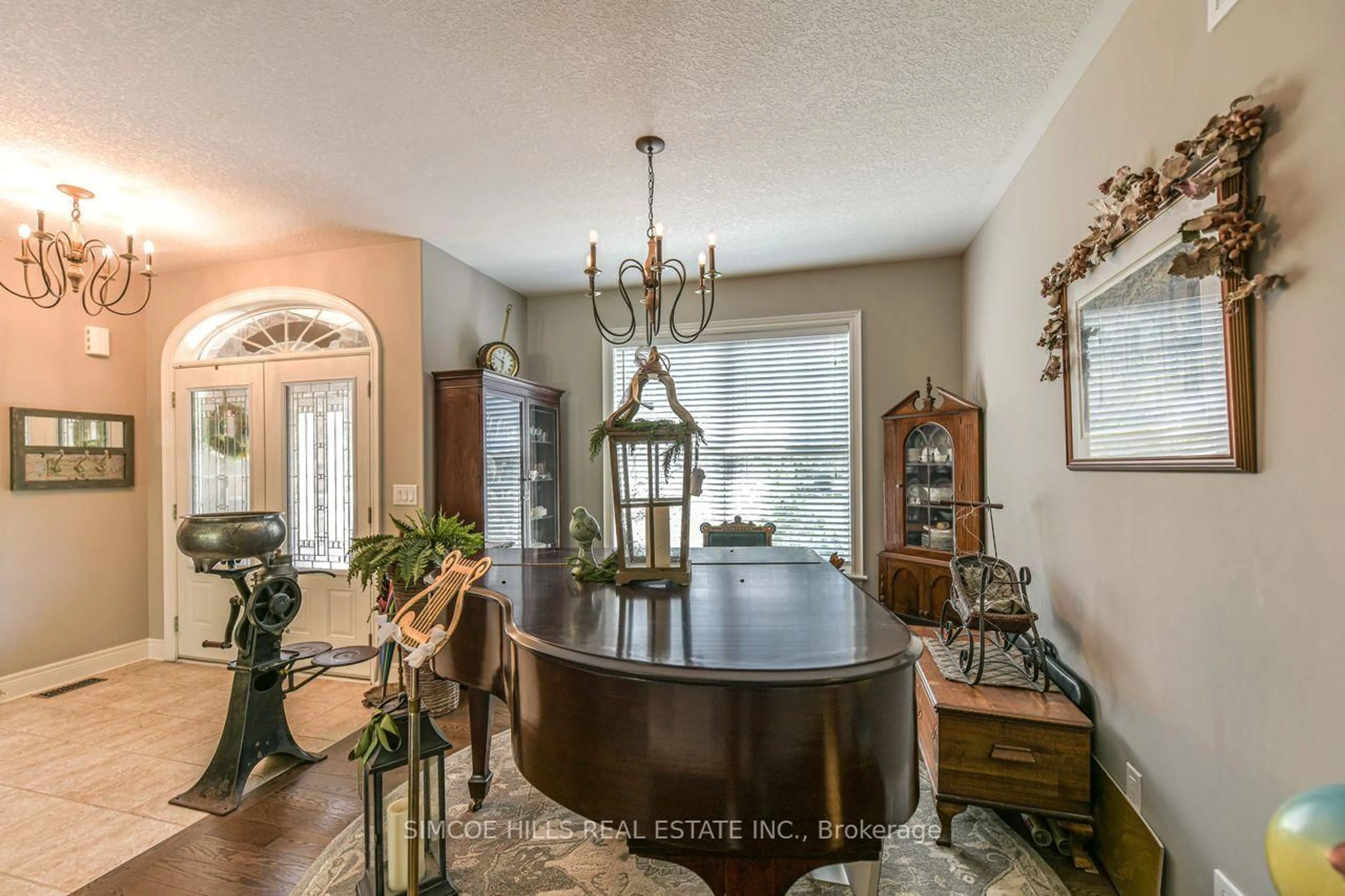 Dining room, ceramic/tile floor for 2117 ELANA Dr, Severn Ontario L3V 0C1