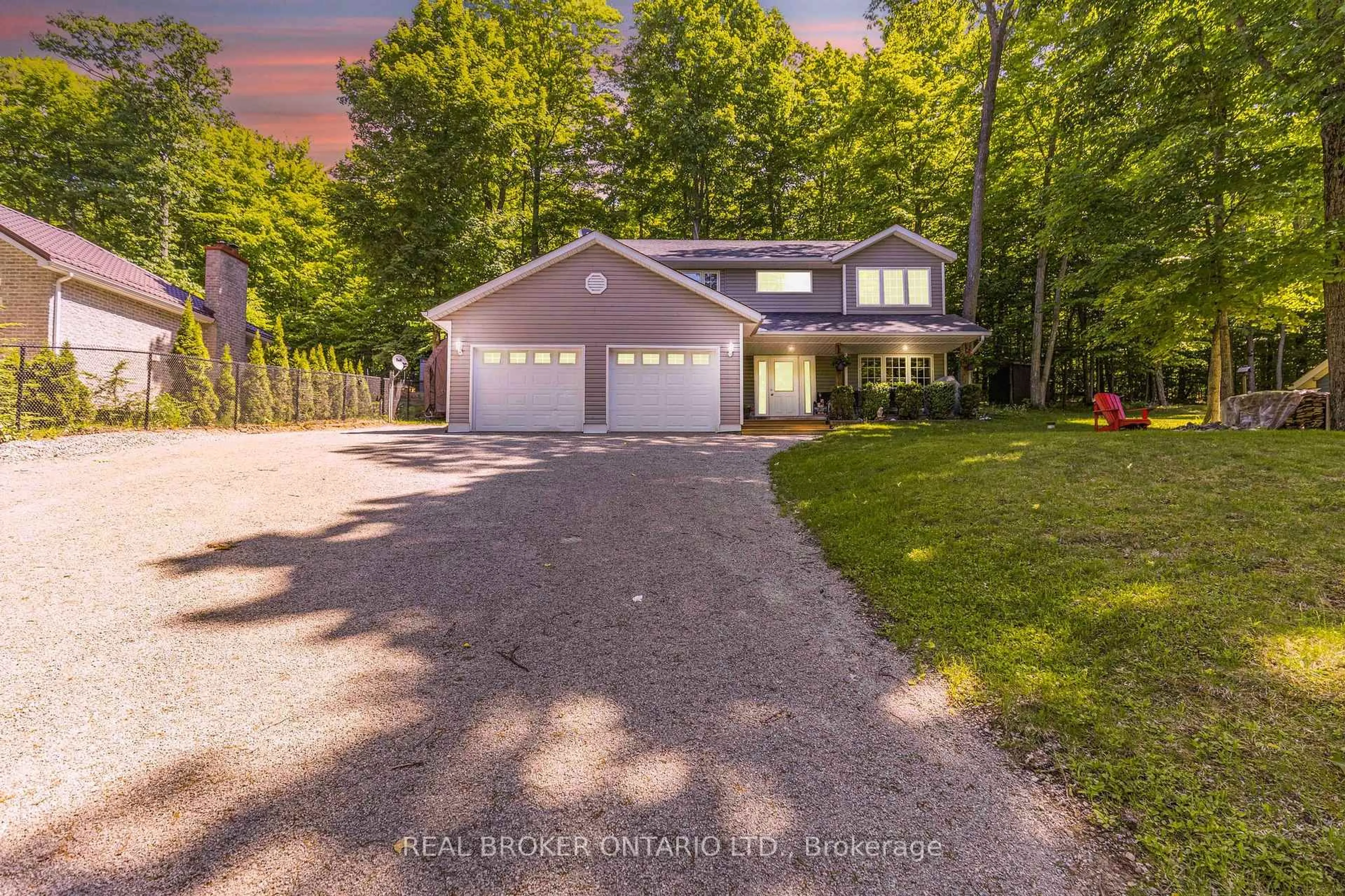 A pic from outside/outdoor area/front of a property/back of a property/a pic from drone, unknown for 87 Farlain Lake Rd, Tiny Ontario L9M 0B5