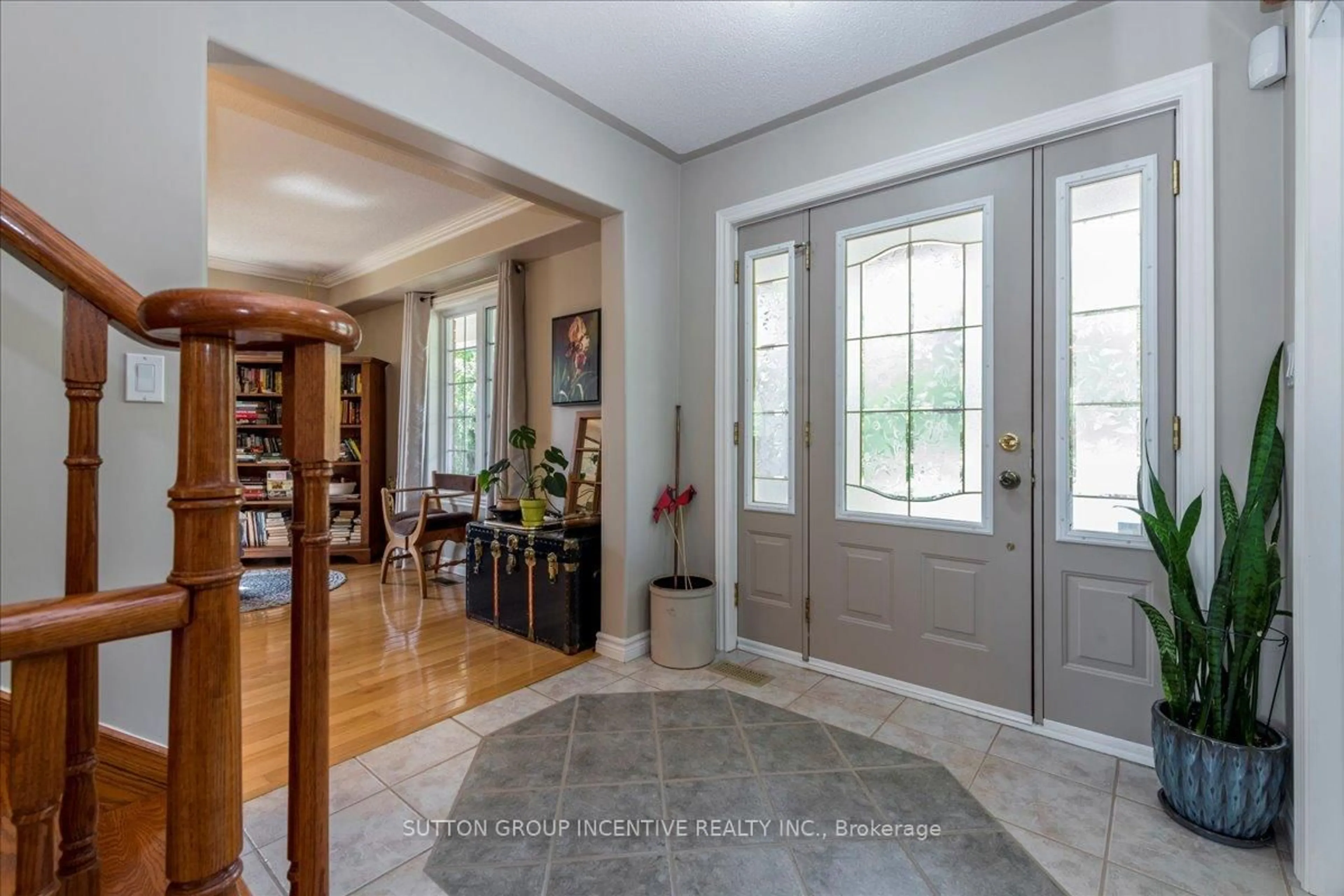 Indoor foyer for 235 12 Line, Oro-Medonte Ontario L0L 1T0