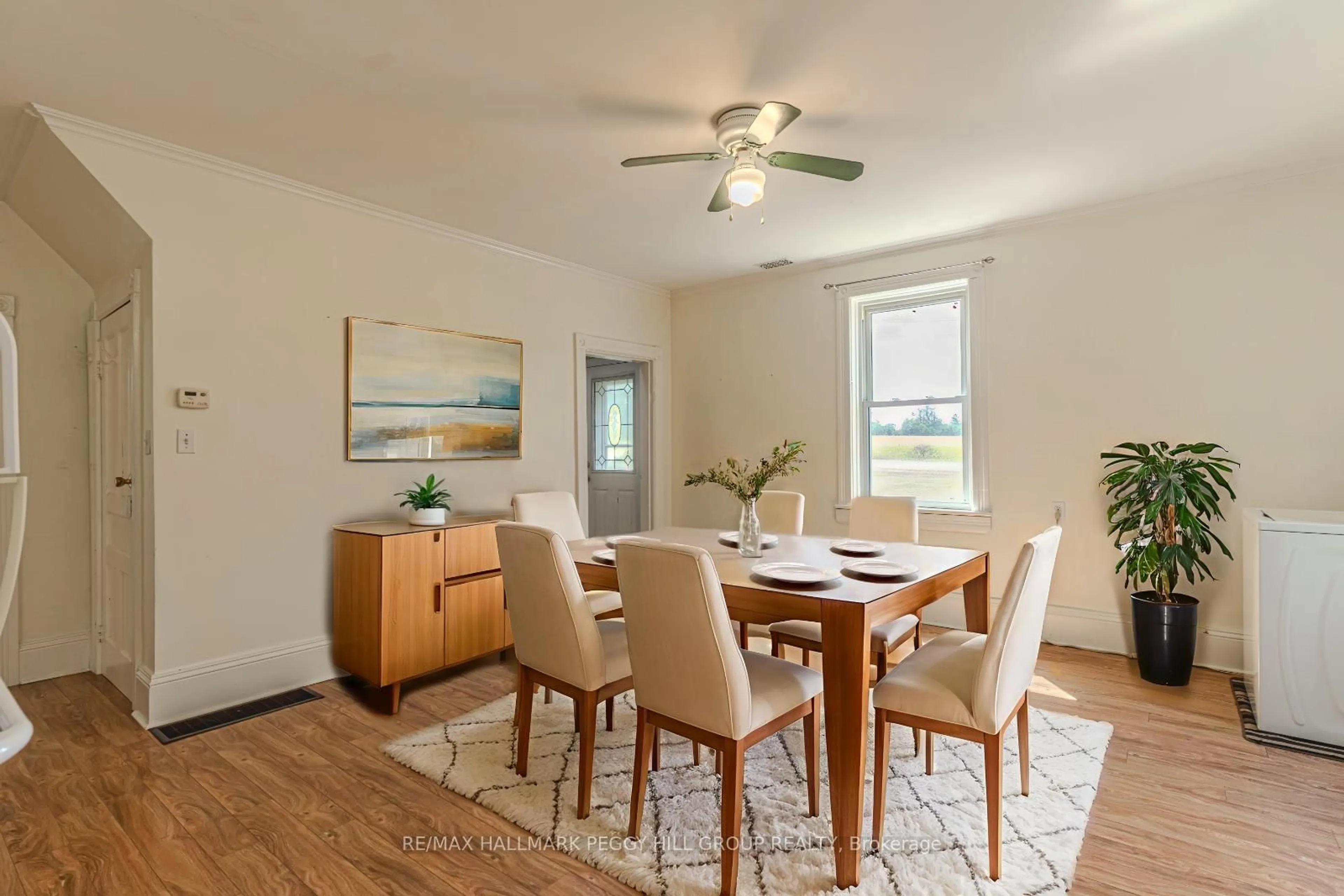 Dining room, wood/laminate floor for 3683 Penetanguishene Rd, Oro-Medonte Ontario L4M 4Y8