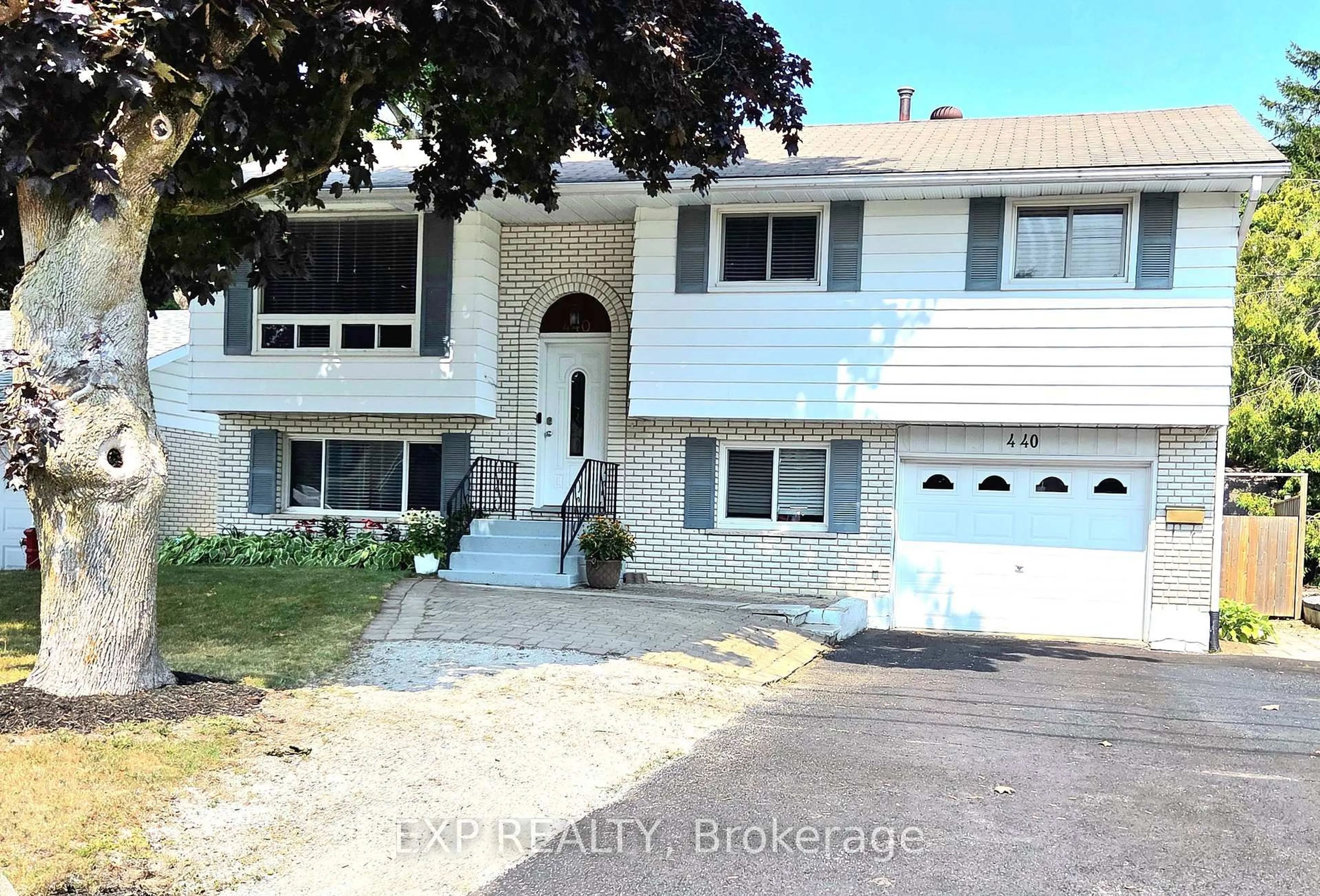 Home with vinyl exterior material, street for 440 Barrie Rd, Orillia Ontario L3V 6L9