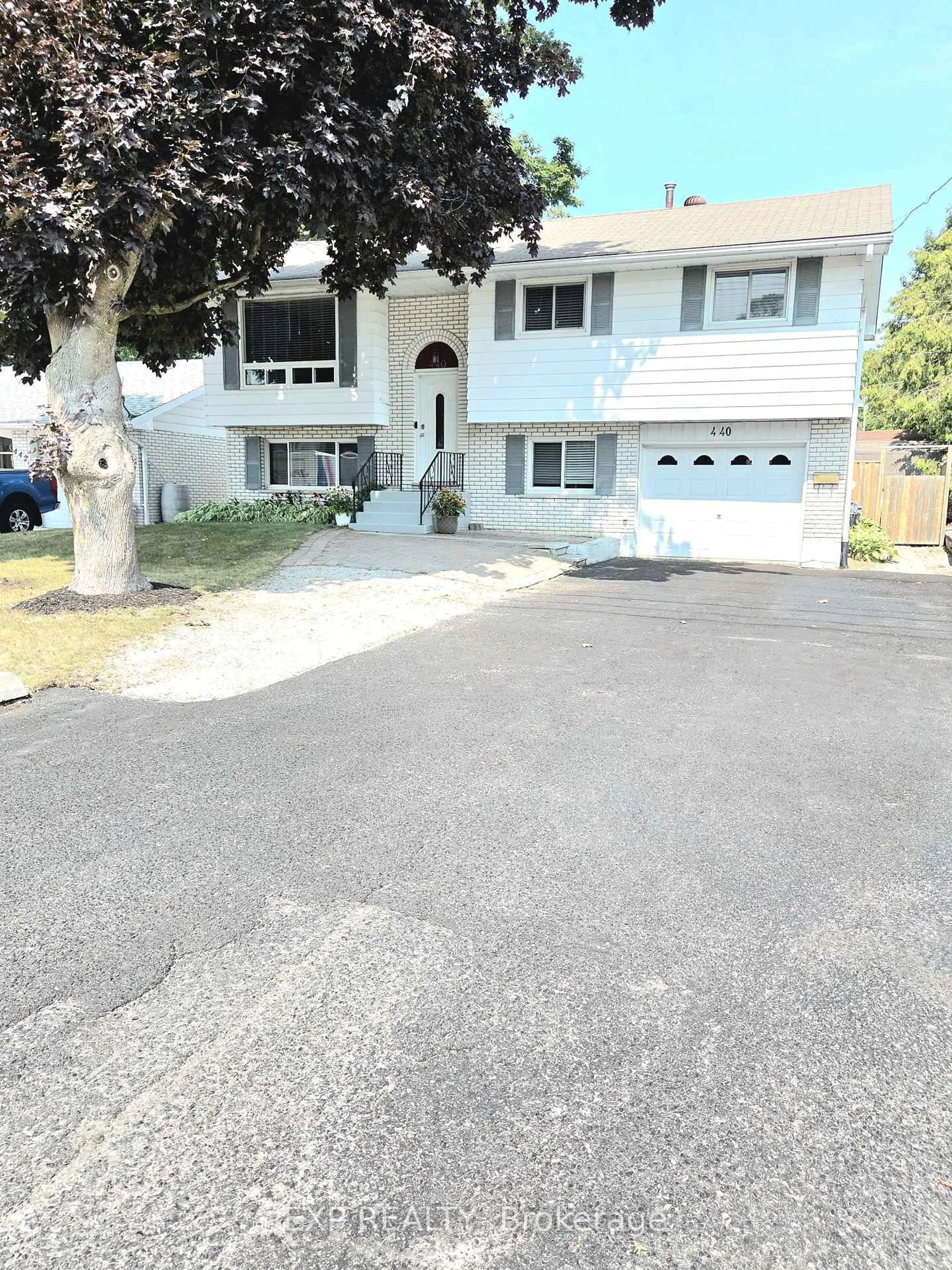 Home with vinyl exterior material, street for 440 Barrie Rd, Orillia Ontario L3V 6L9