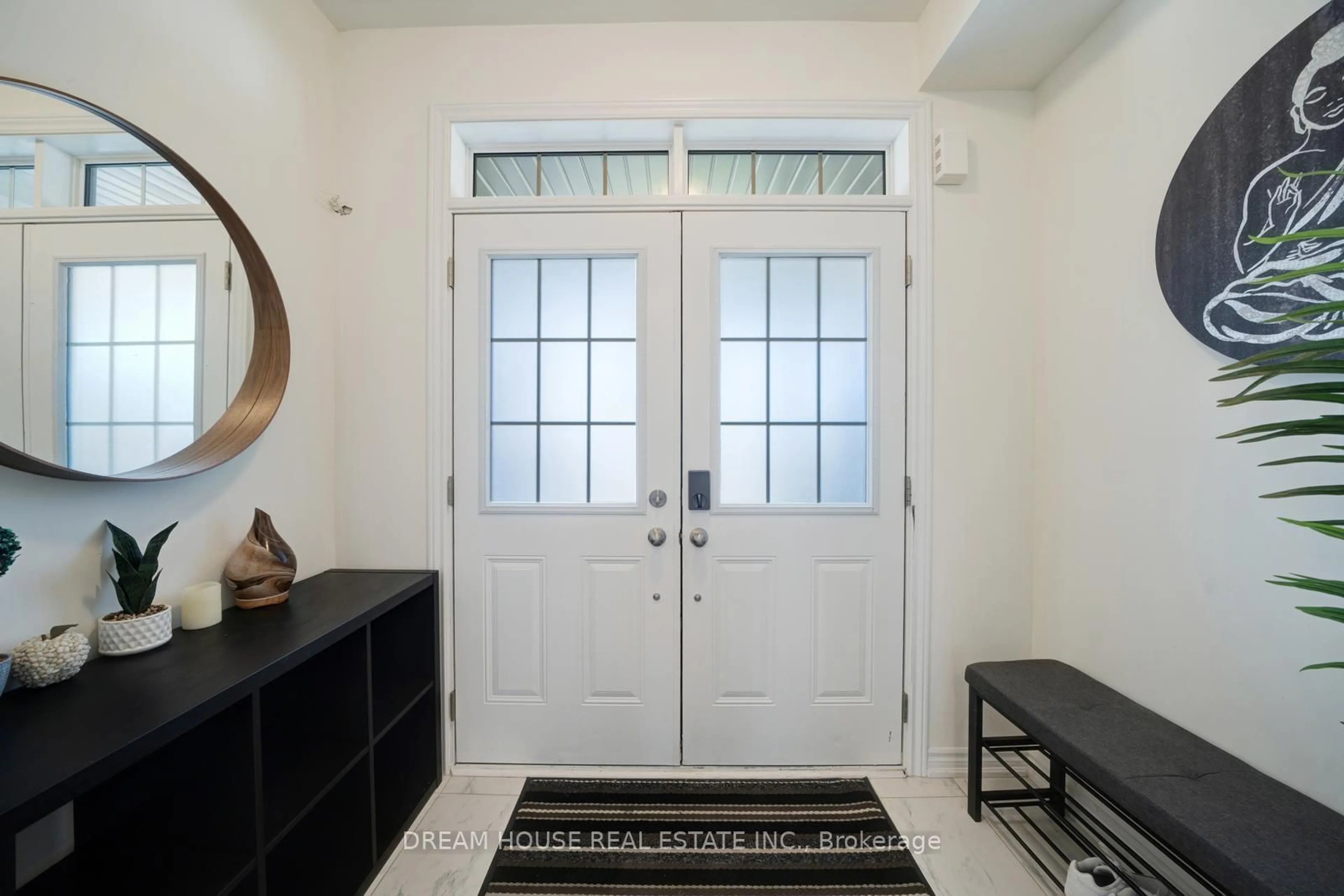 Indoor entryway for 43 Bannister Rd, Barrie Ontario L9J 0L6