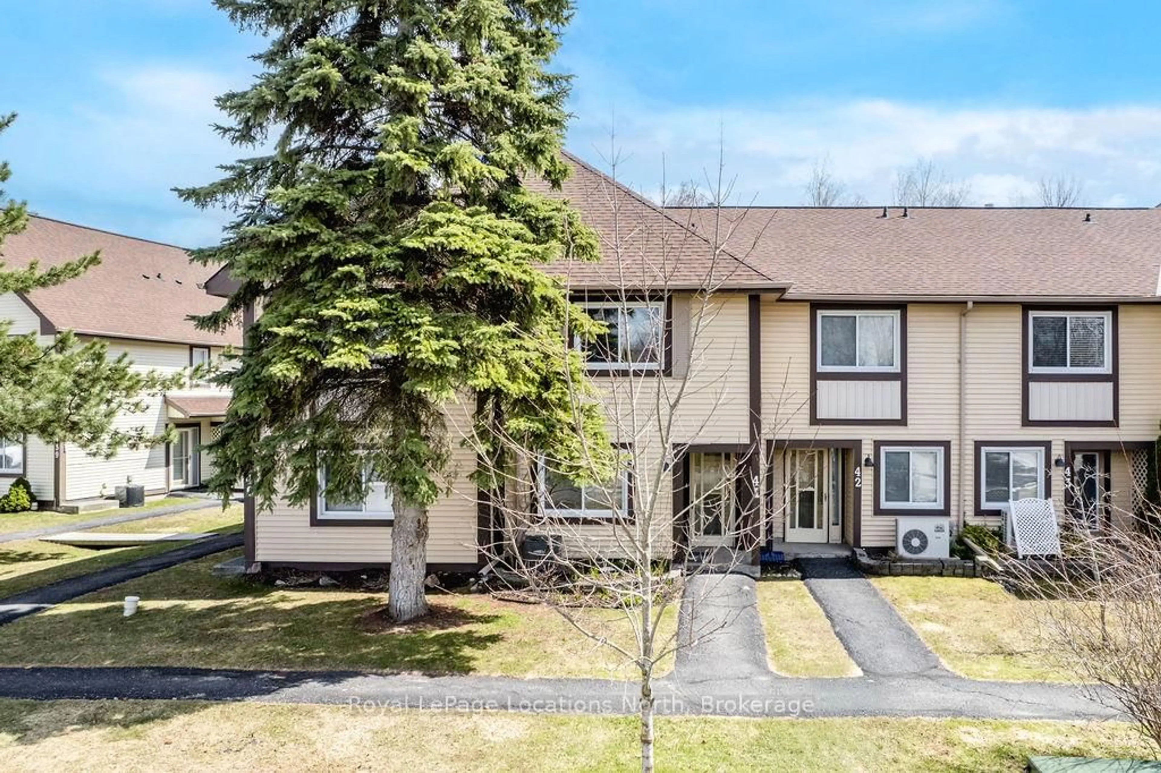 A pic from outside/outdoor area/front of a property/back of a property/a pic from drone, street for 11 Laguna Pkwy #41, Ramara Ontario L0K 1B0