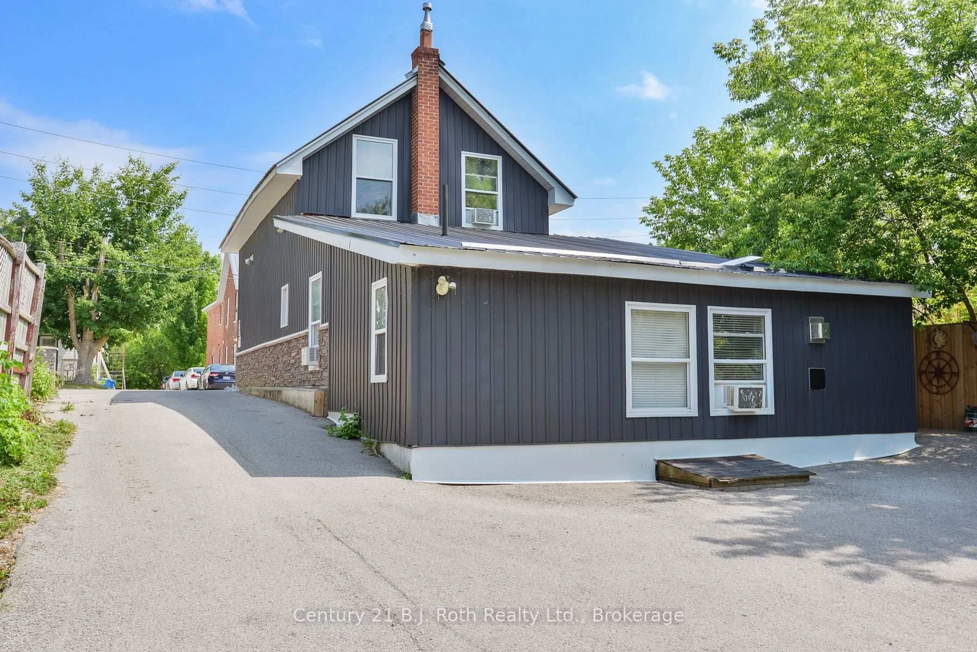 Unknown for 103 Albert St, Orillia Ontario L3V 5L1