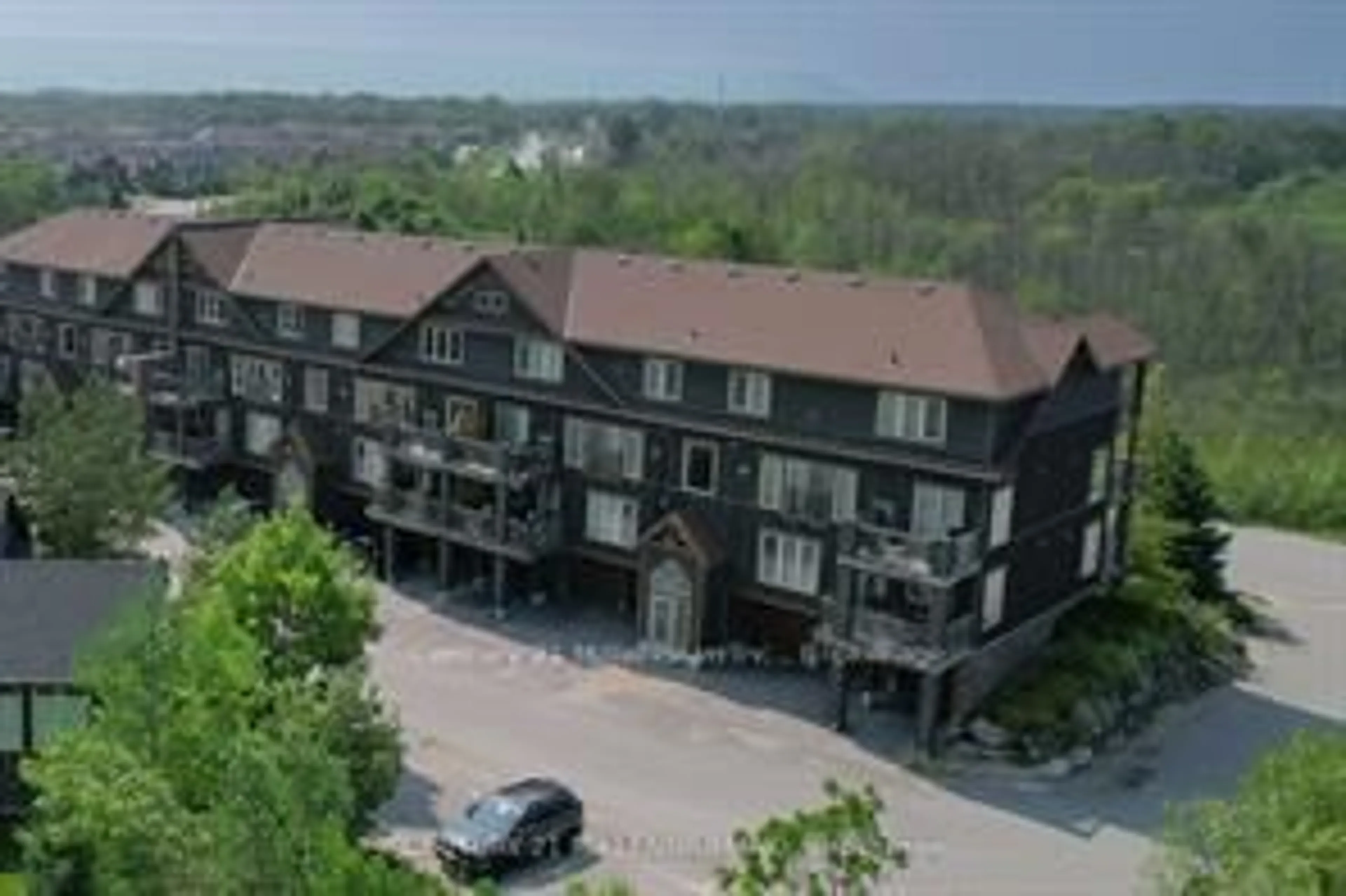 A pic from outside/outdoor area/front of a property/back of a property/a pic from drone, building for 24 Joseph Tr, Collingwood Ontario L9Y 0J2