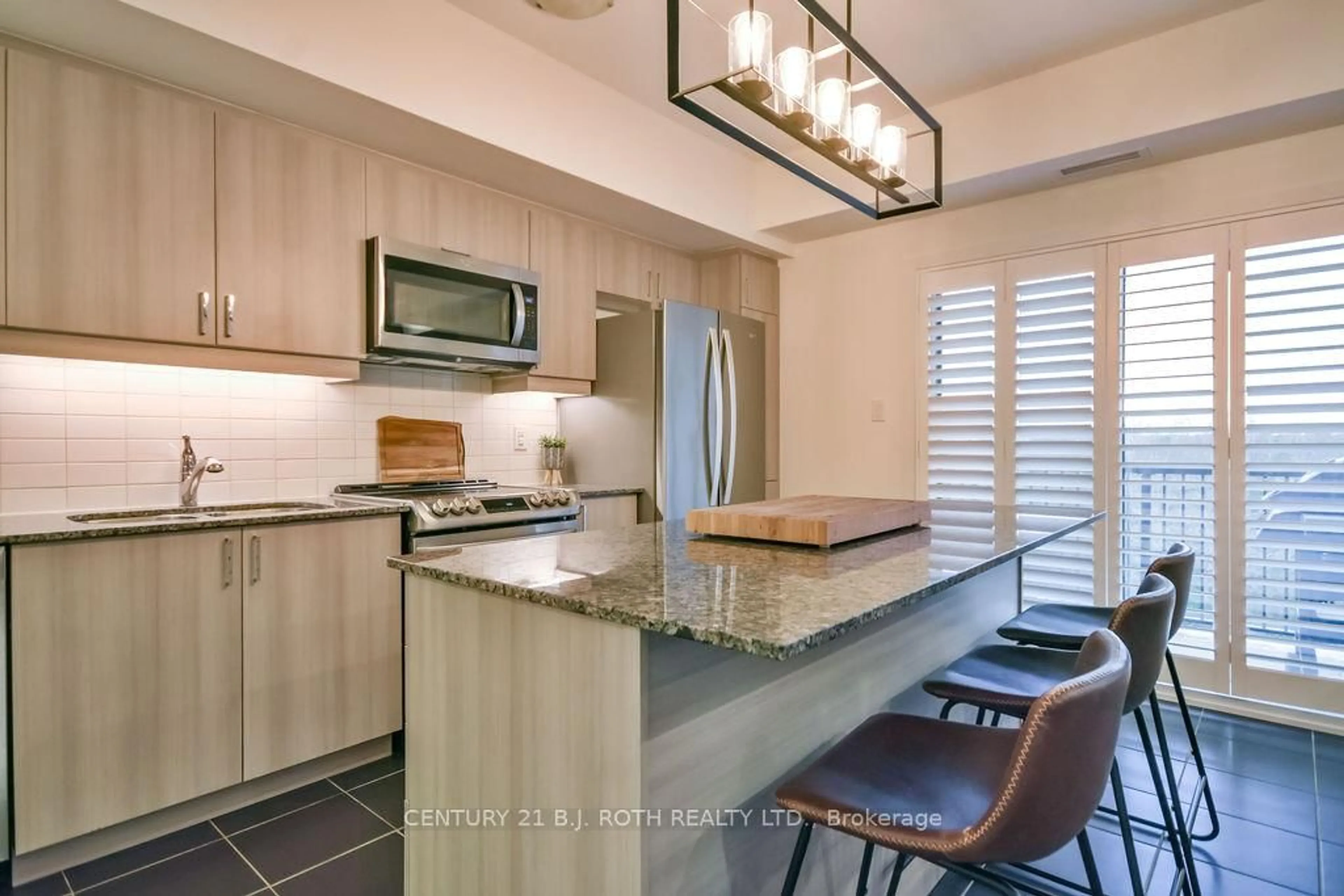 Unknown for 5 Chef Lane #414, Barrie Ontario L9J 0J8