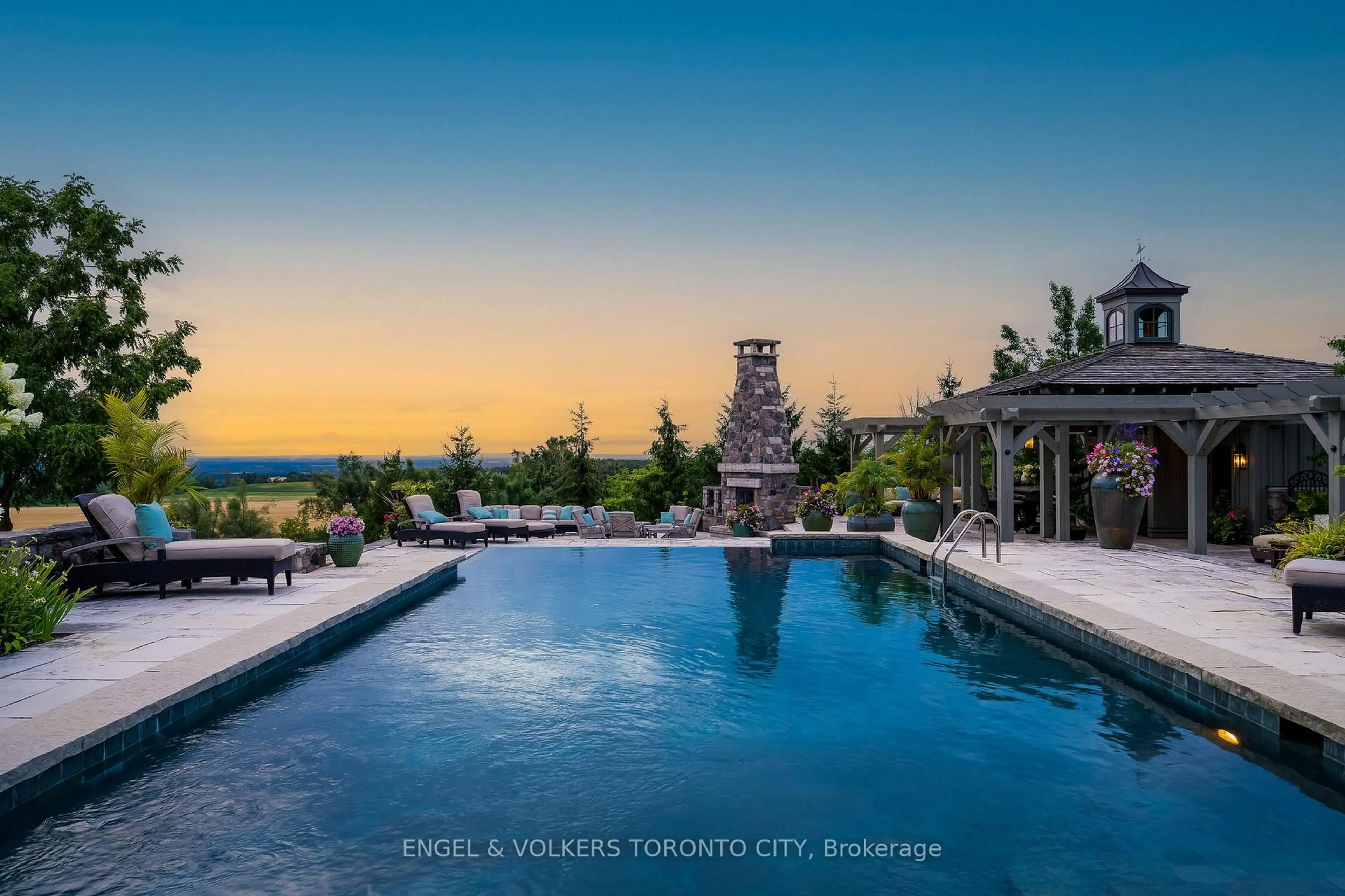 Pool for 2353 HWY 124, Clearview Ontario L0M 1H0