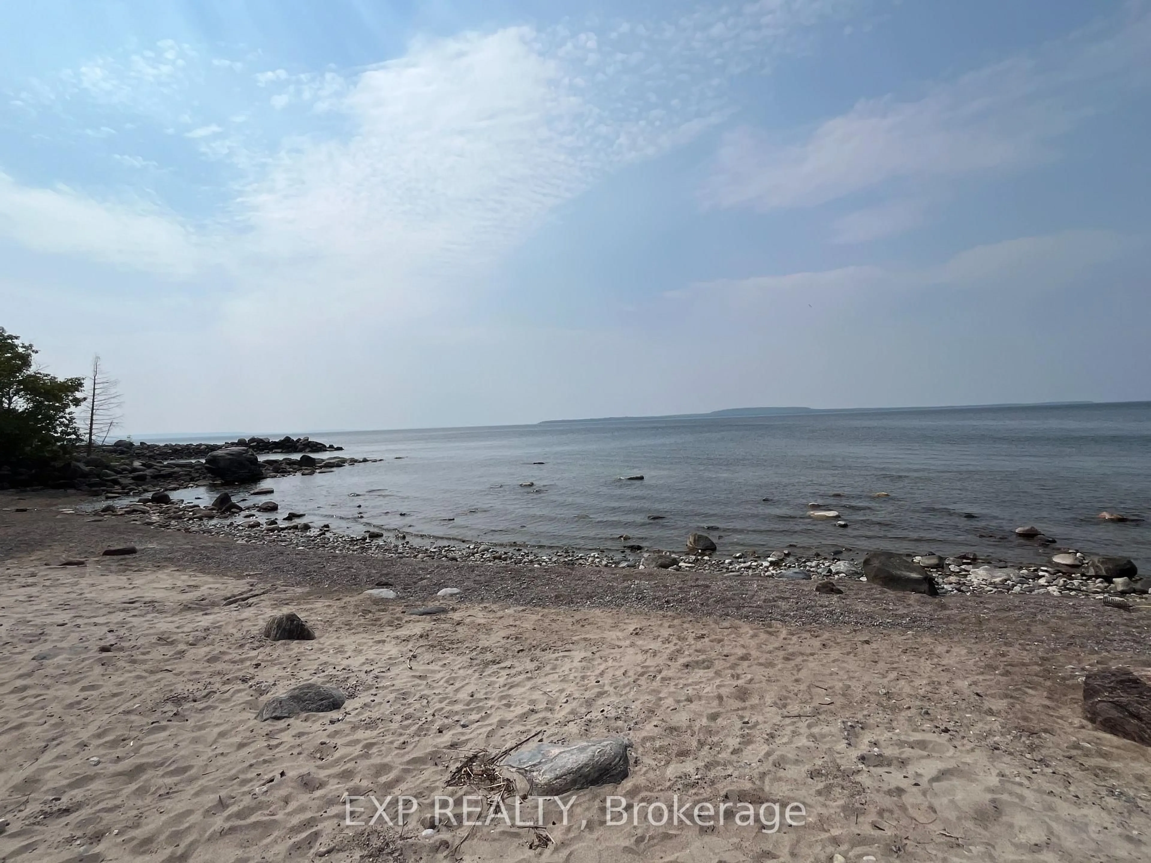 Blurry image for 48 Iroquois Cres, Tiny Ontario L9M 0C6