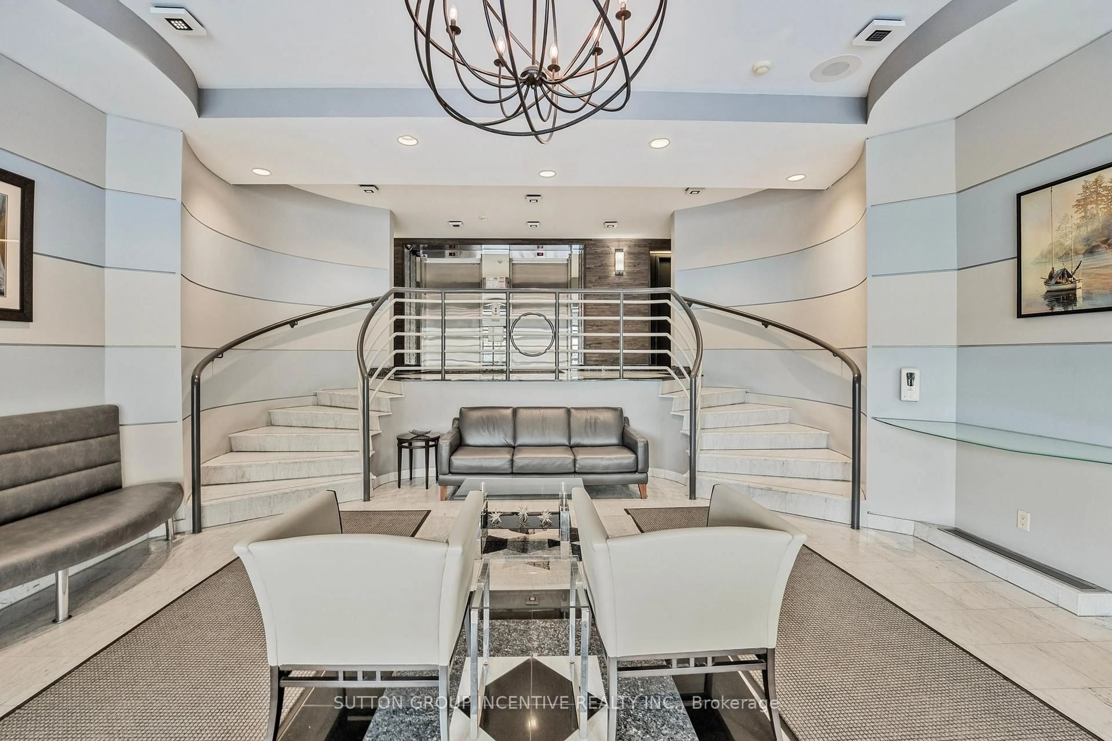 Indoor foyer for 75 Ellen St #710, Barrie Ontario L4N 7R6