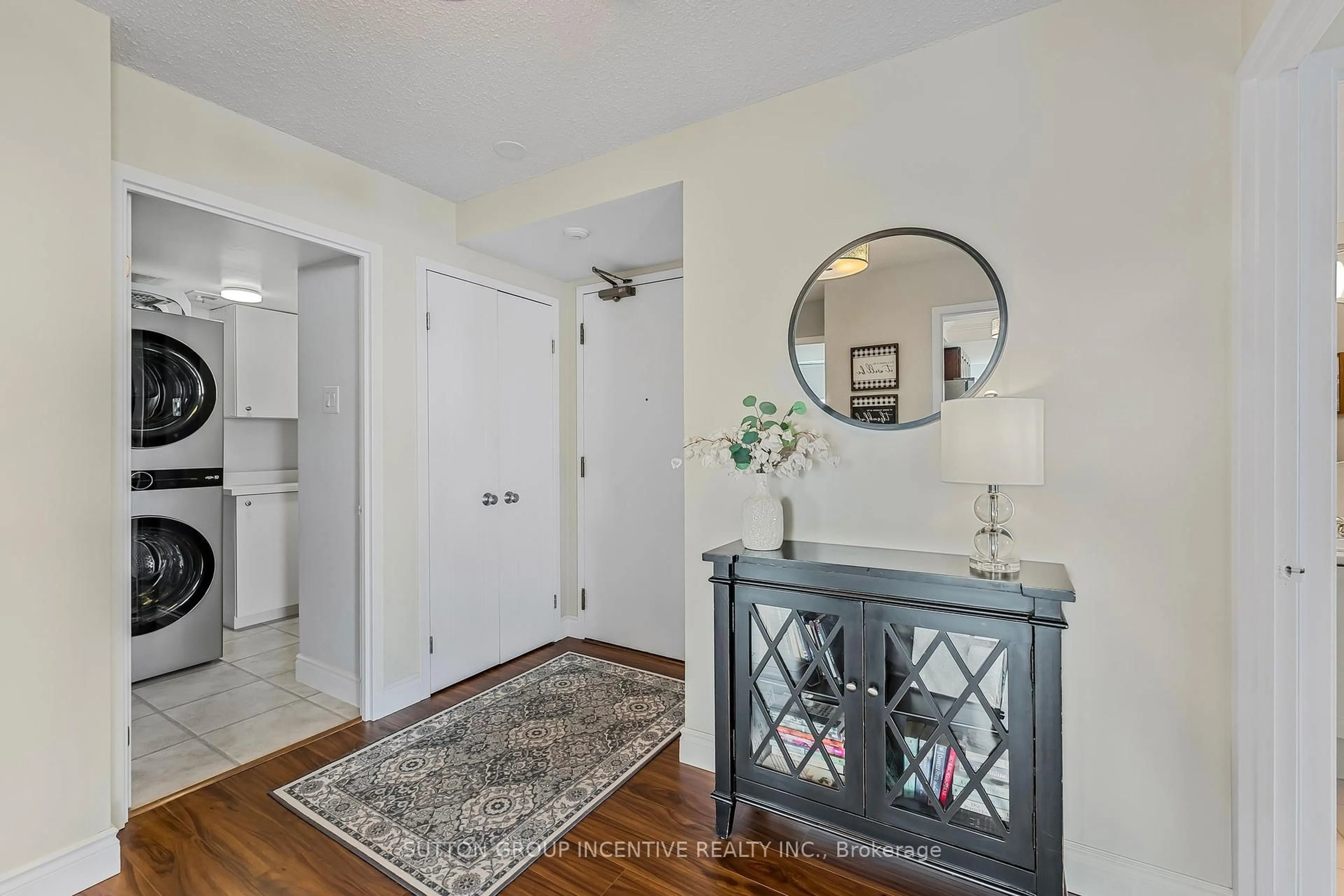 Indoor entryway for 75 Ellen St #710, Barrie Ontario L4N 7R6