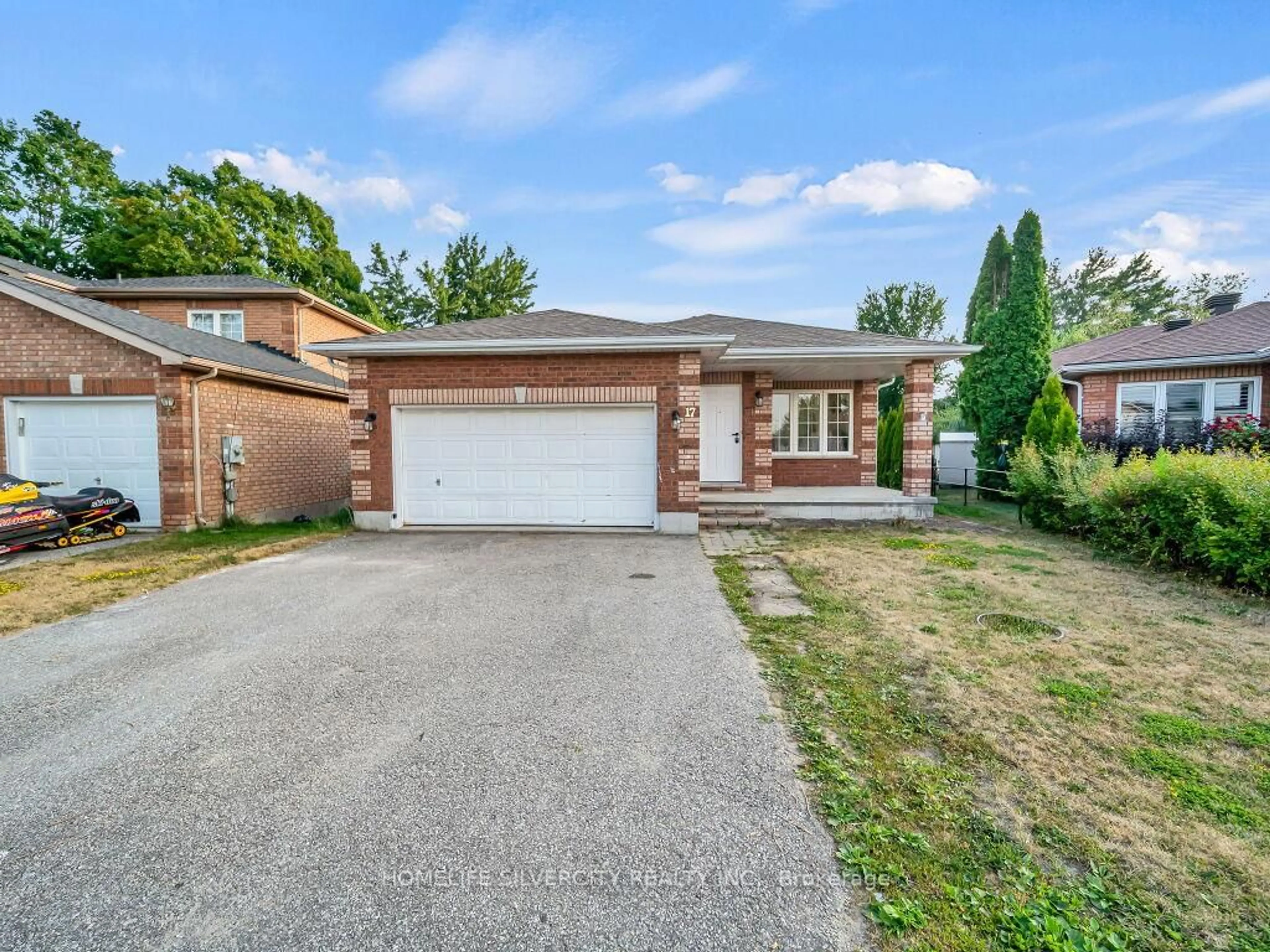 Home with brick exterior material, street for 17 Sydenham Wells Rd, Barrie Ontario L4M 6R3