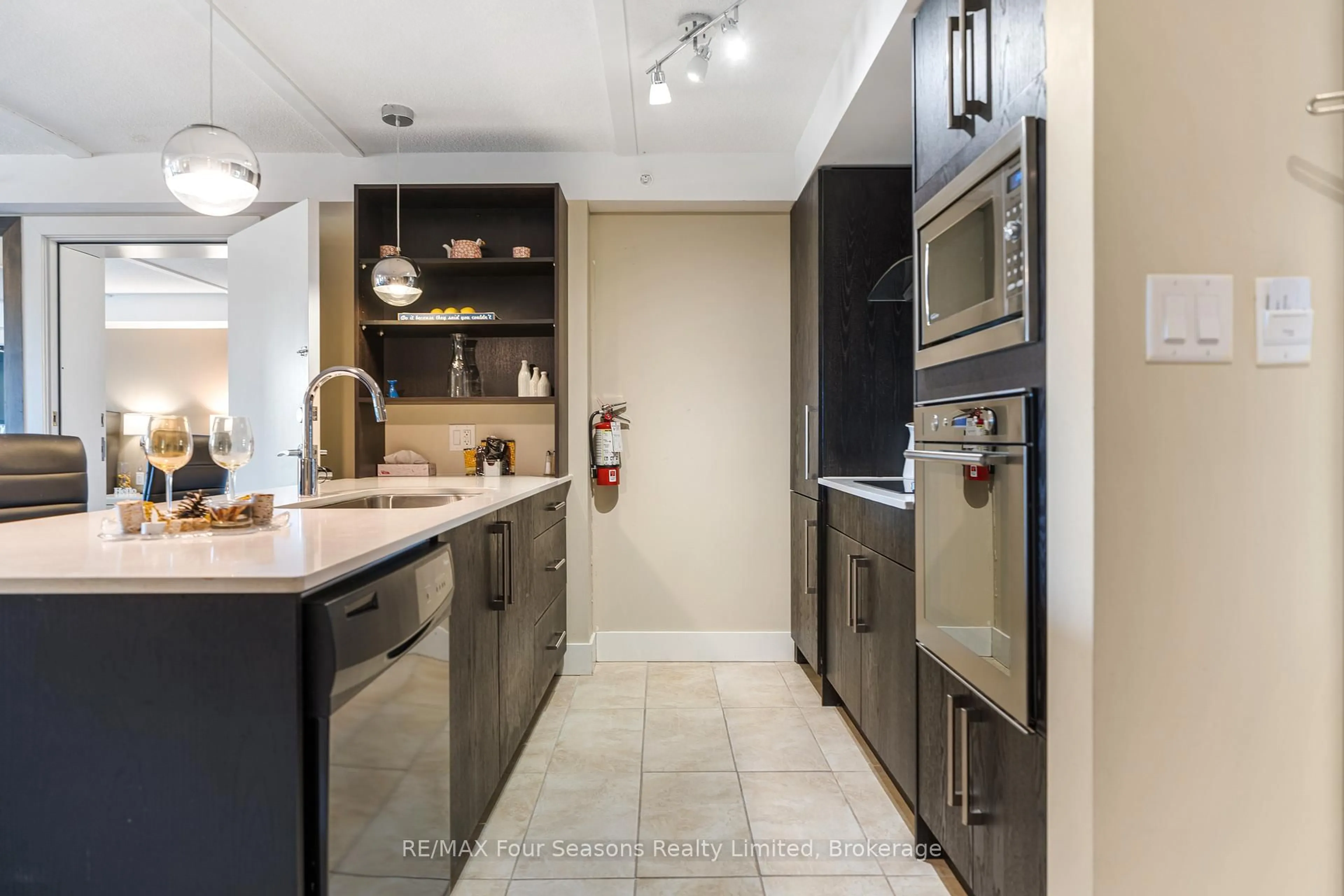 Contemporary kitchen, ceramic/tile floor for 9 HARBOUR St #5202-5204, Collingwood Ontario L9Y 5C5