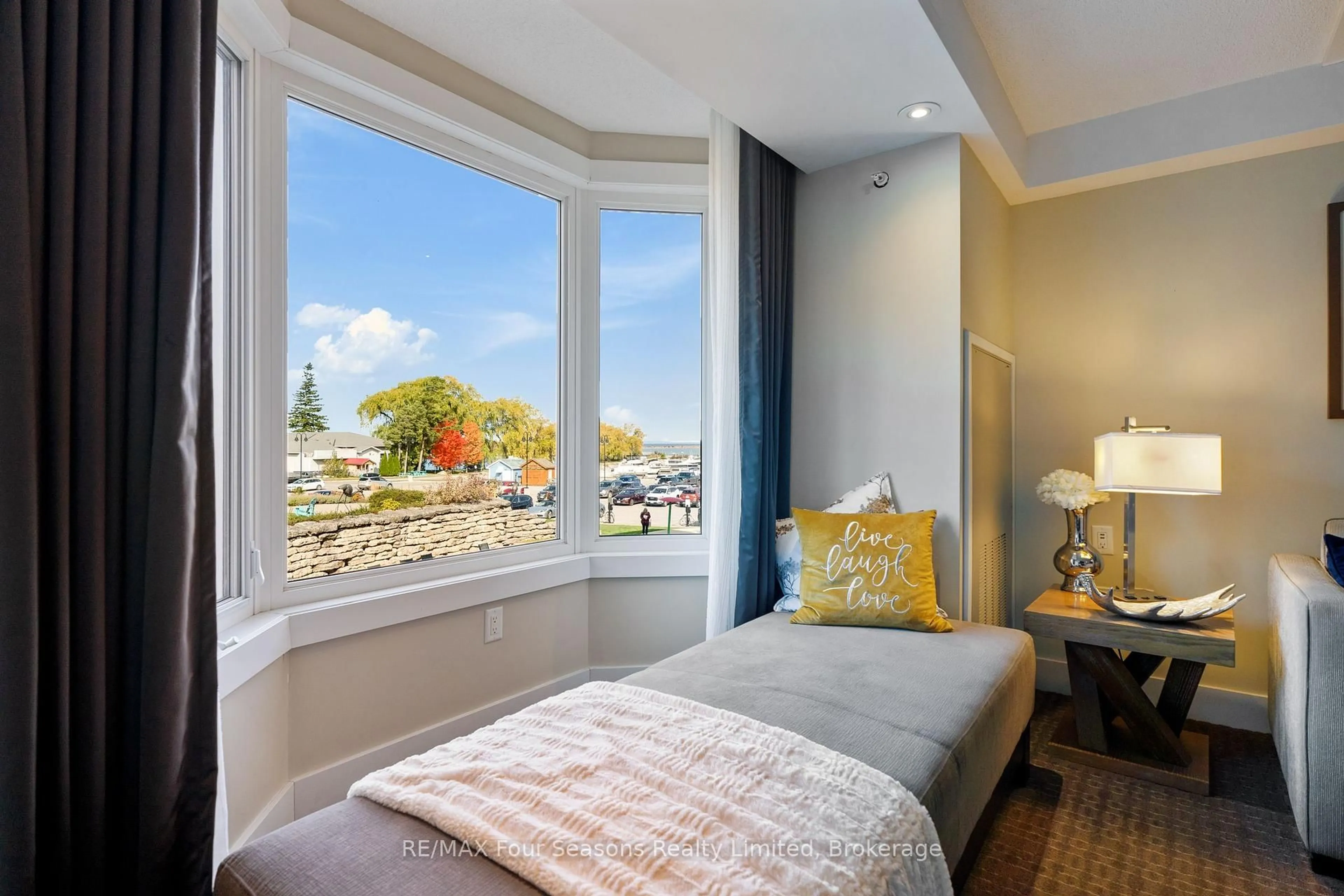 Bedroom with bed, unknown for 9 HARBOUR St #5202-5204, Collingwood Ontario L9Y 5C5