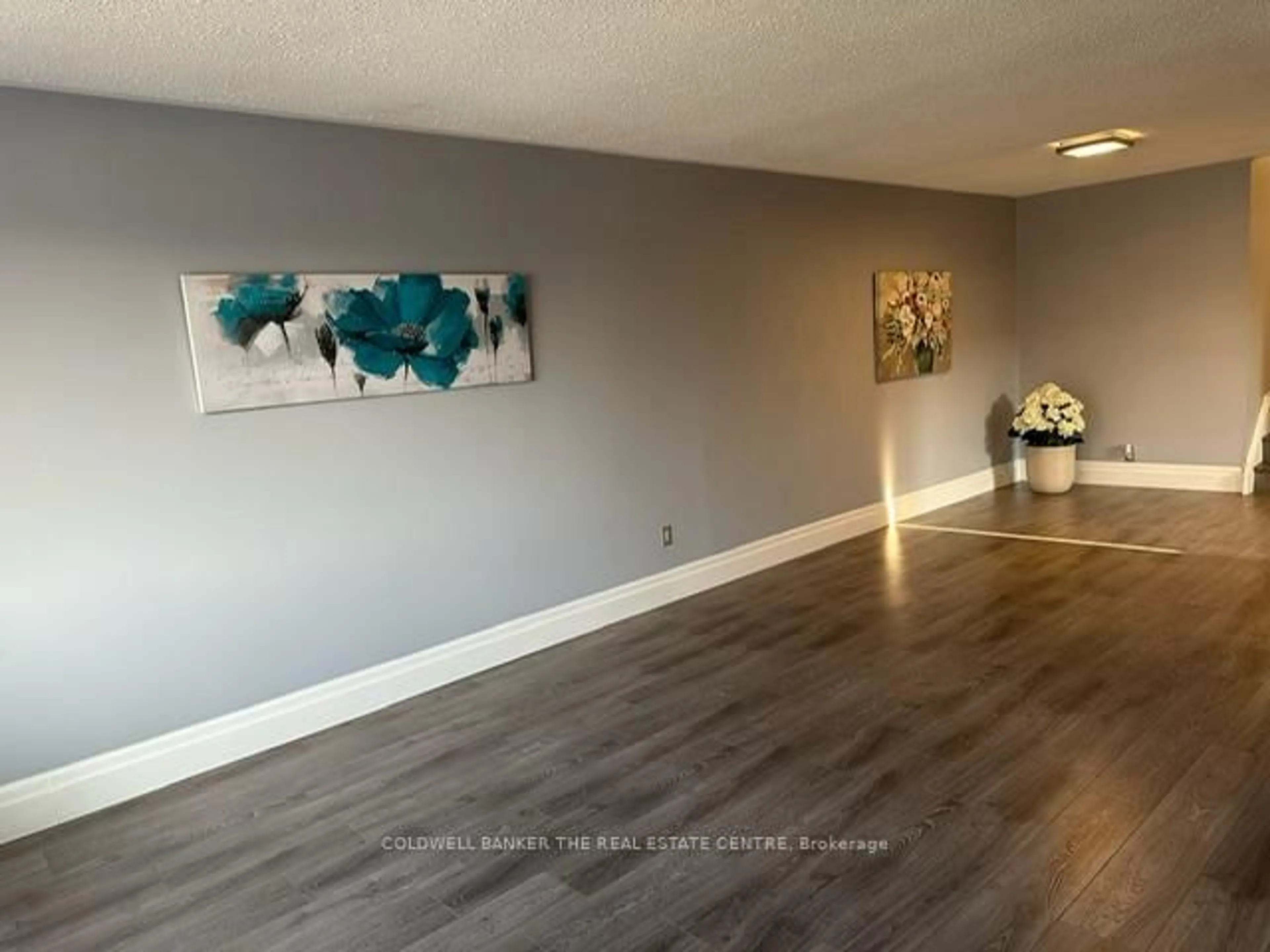 A pic of a room for 104 Kozlov St, Barrie Ontario L4N 4P9