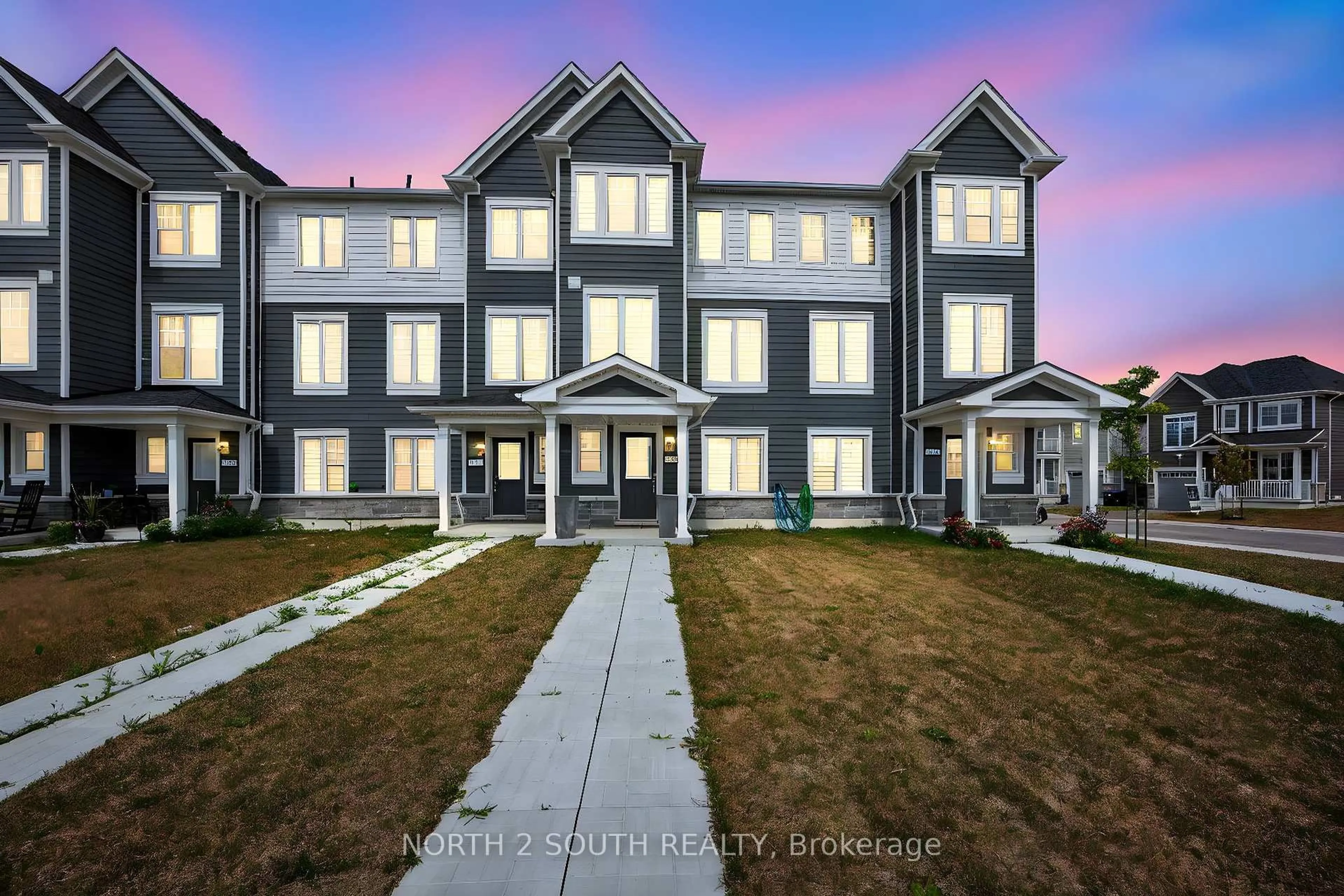 A pic from outside/outdoor area/front of a property/back of a property/a pic from drone, unknown for 24 Abby Dr, Wasaga Beach Ontario L9Z 0K2