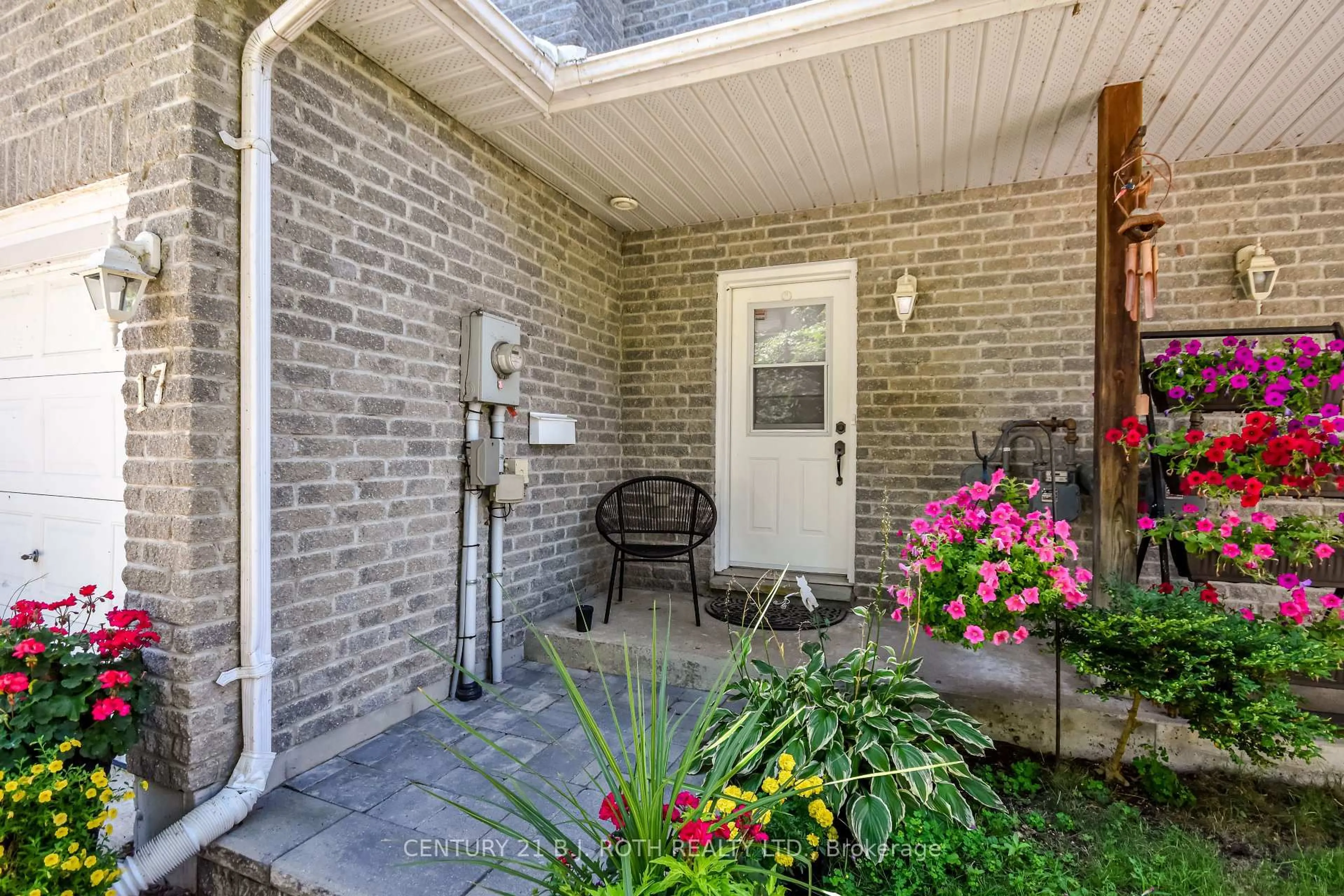 Unknown for 17 Vivian Lane, Orillia Ontario L3V 7Z9