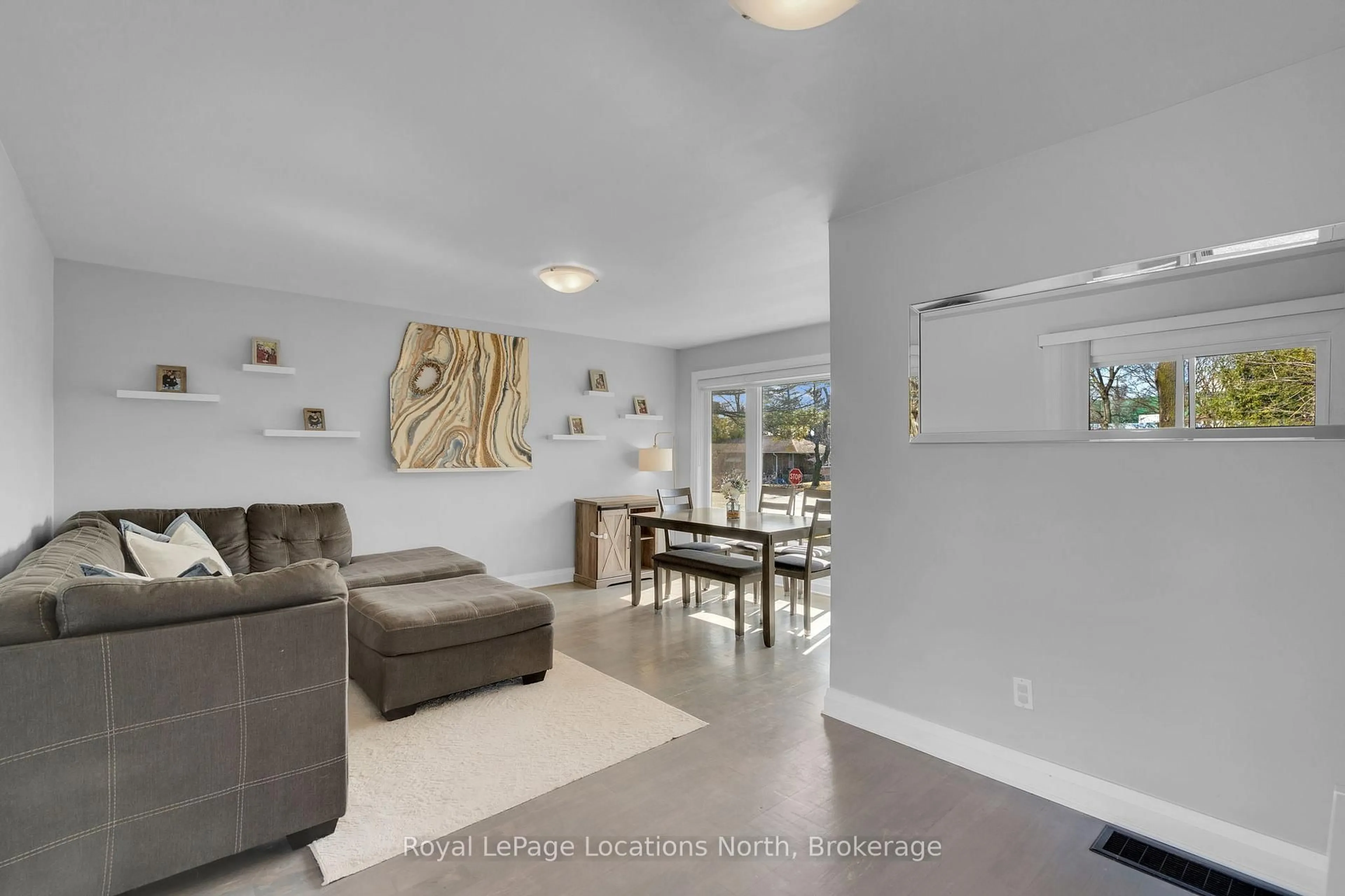 Living room with furniture, unknown for 88 Rose St, Barrie Ontario L4M 2T2