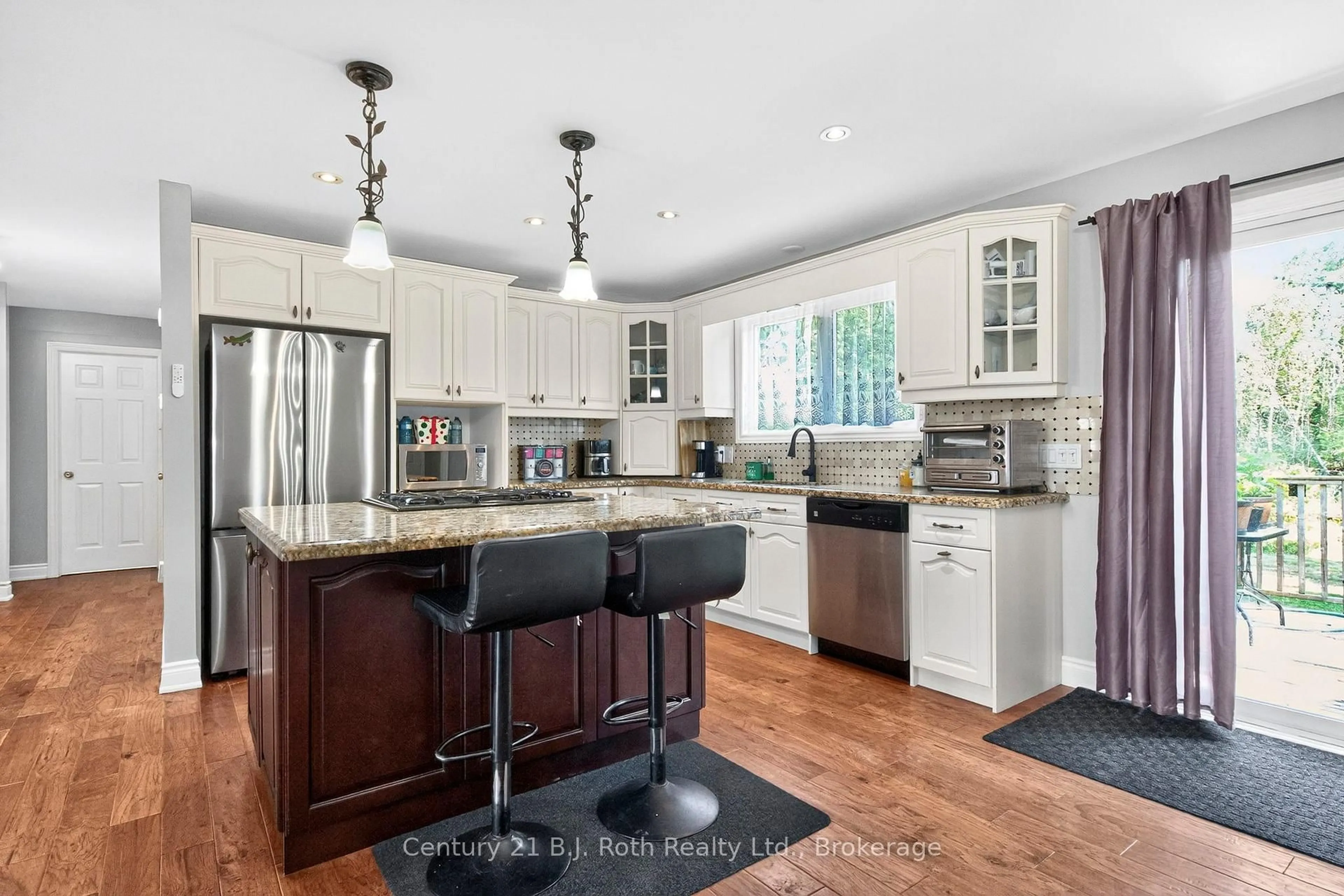 Open concept kitchen, unknown for 161 Forest Harbour Pkwy, Tay Ontario L0K 2C0