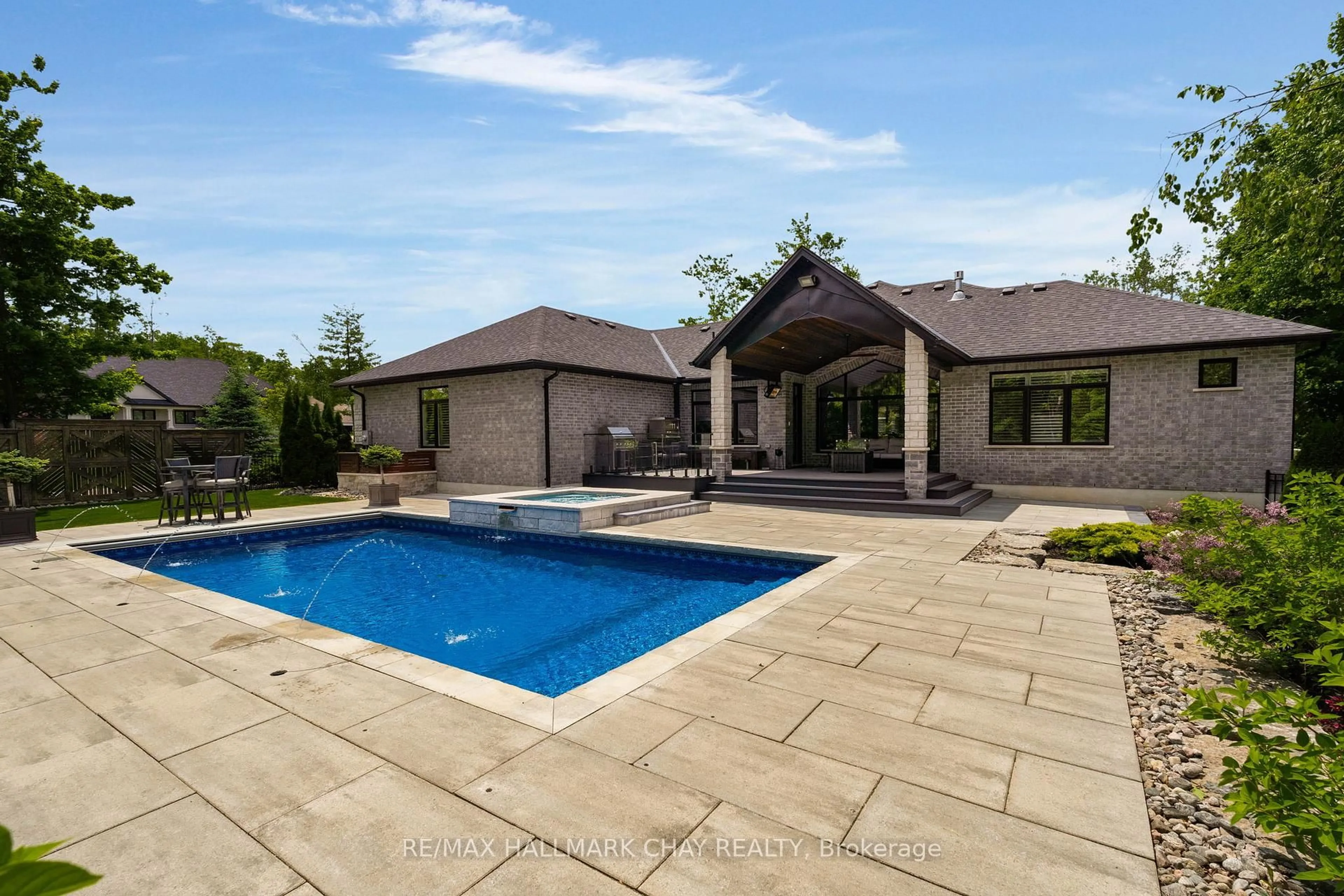 Pool for 7 Byers St, Springwater Ontario L9X 2A3