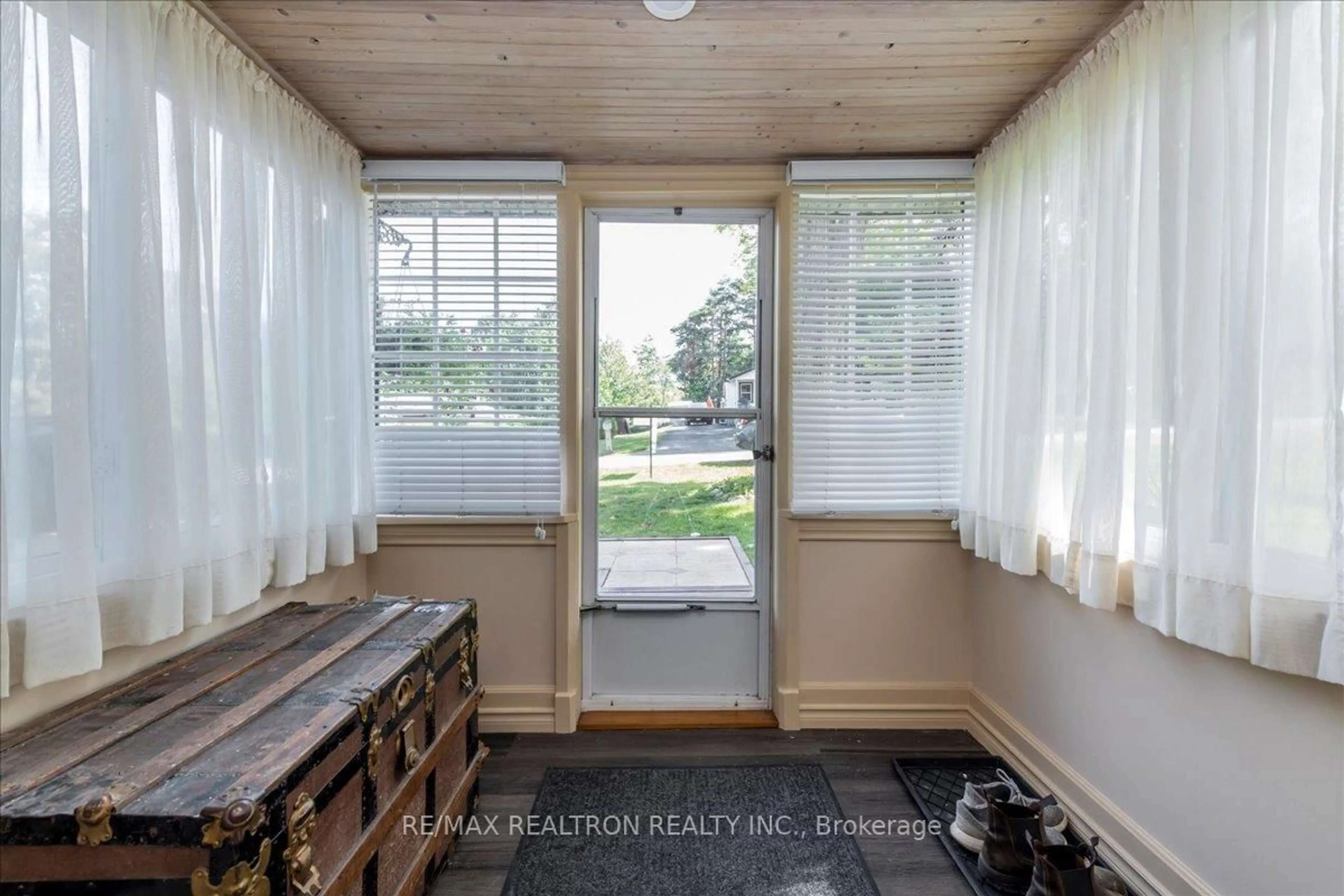 Unknown for 3322 Pleasant Rd, Severn Ontario L3V 6H3