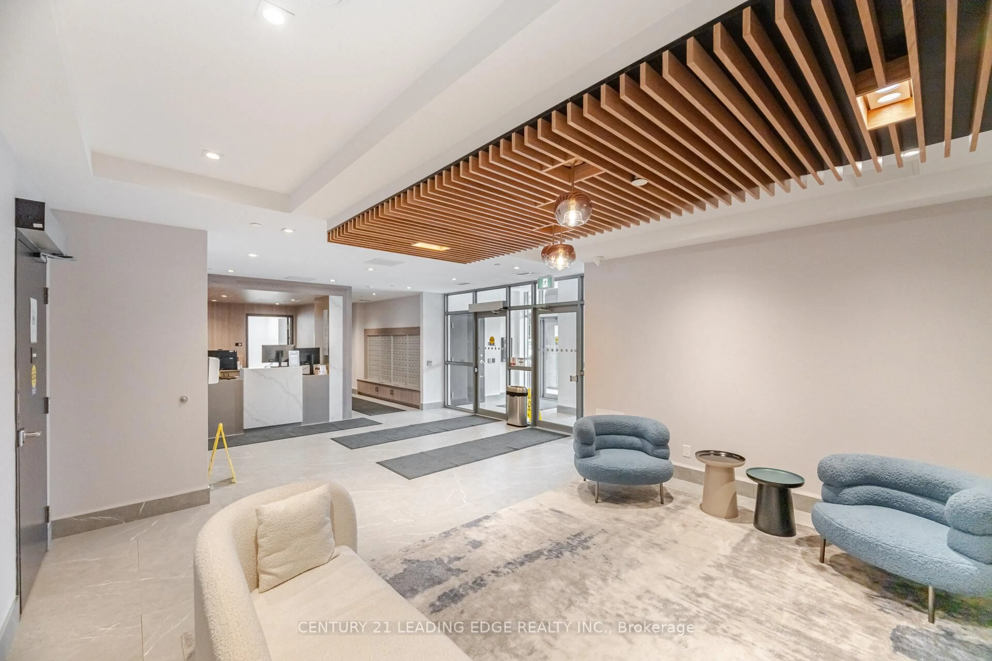 Indoor foyer for 56 Lakeside Terr #613, Barrie Ontario L4M 0L4