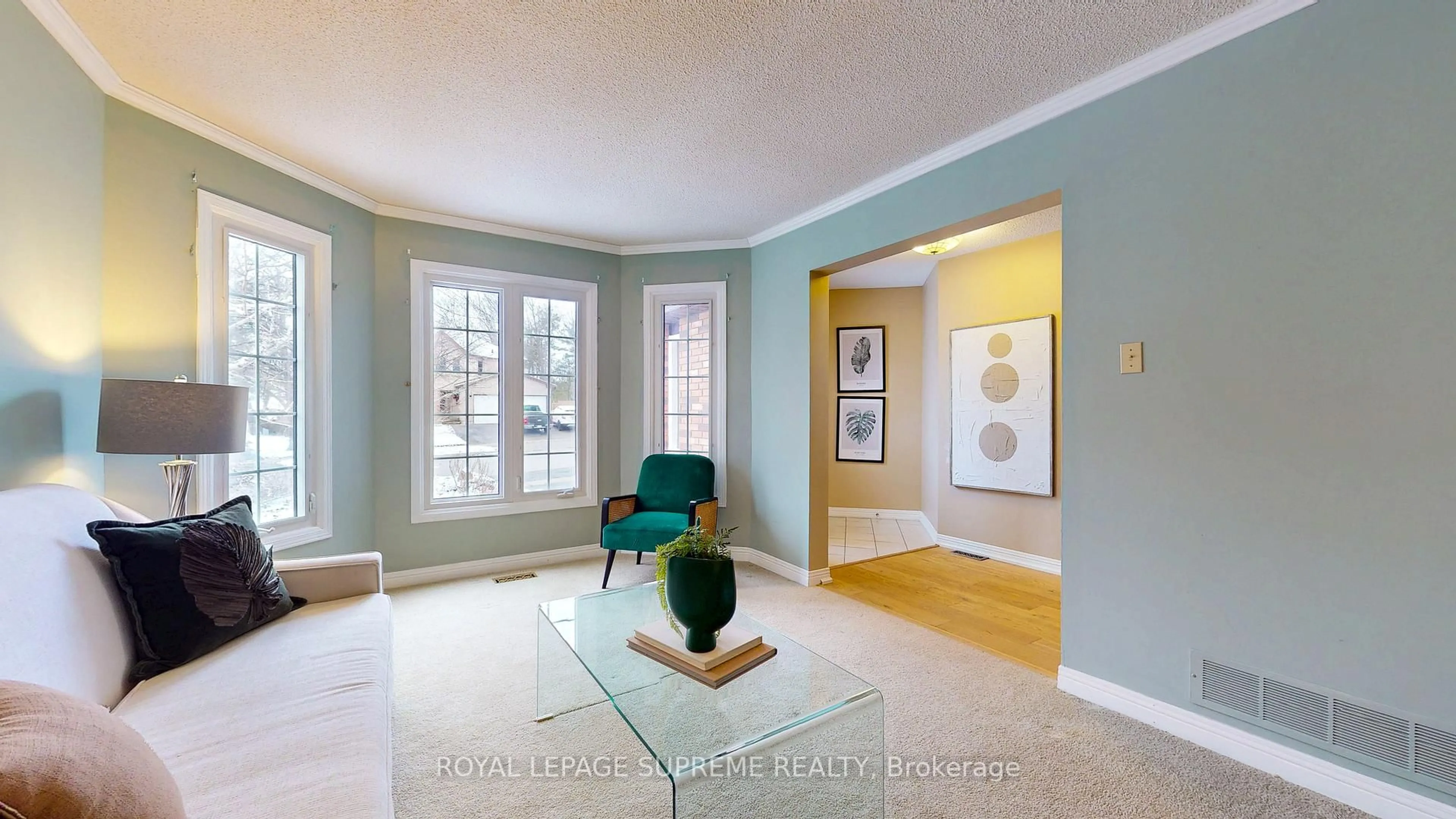 Living room with furniture, unknown for 124 Browning Tr, Barrie Ontario L4N 6R3