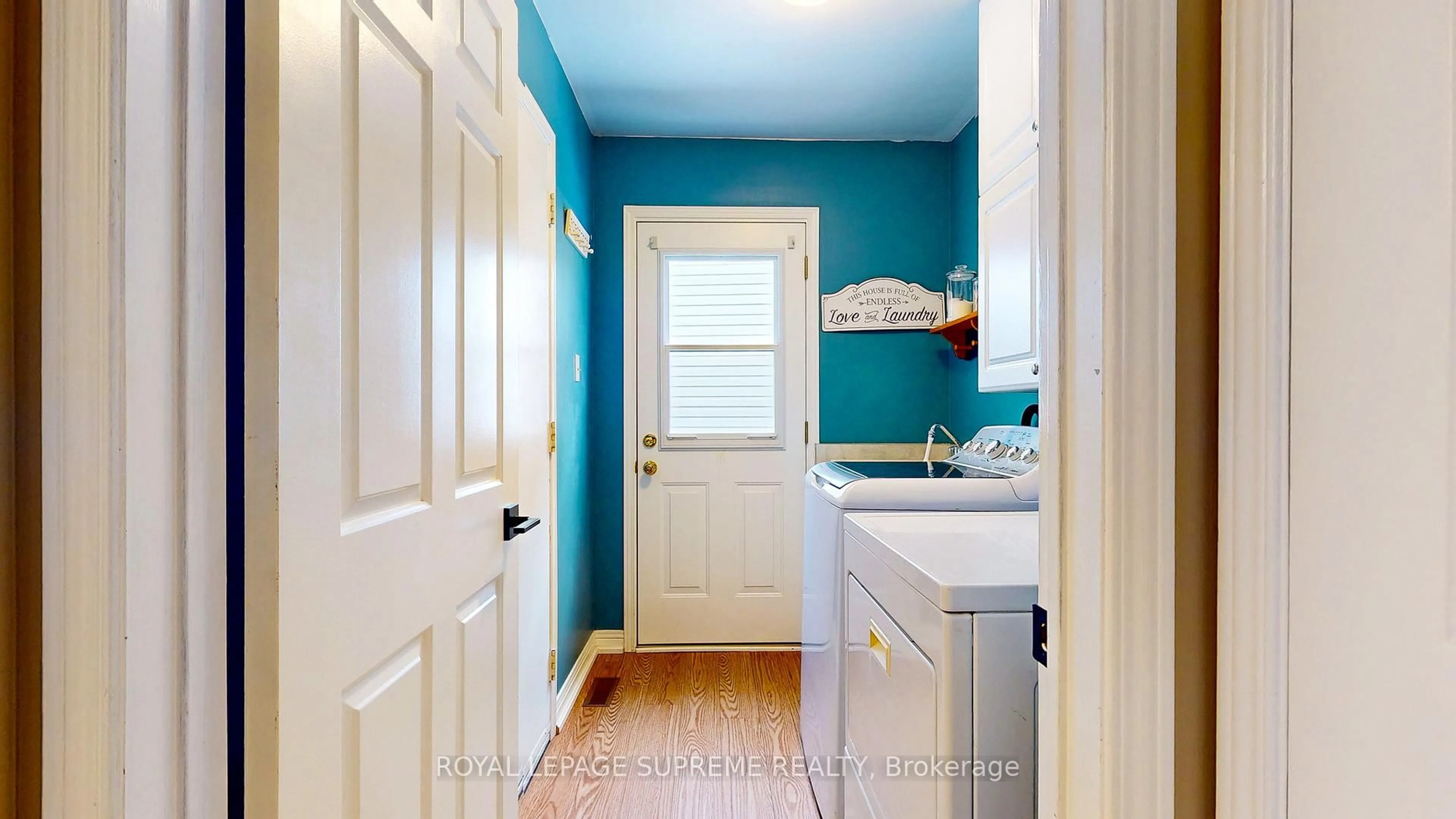 Laundry room for 124 Browning Tr, Barrie Ontario L4N 6R3