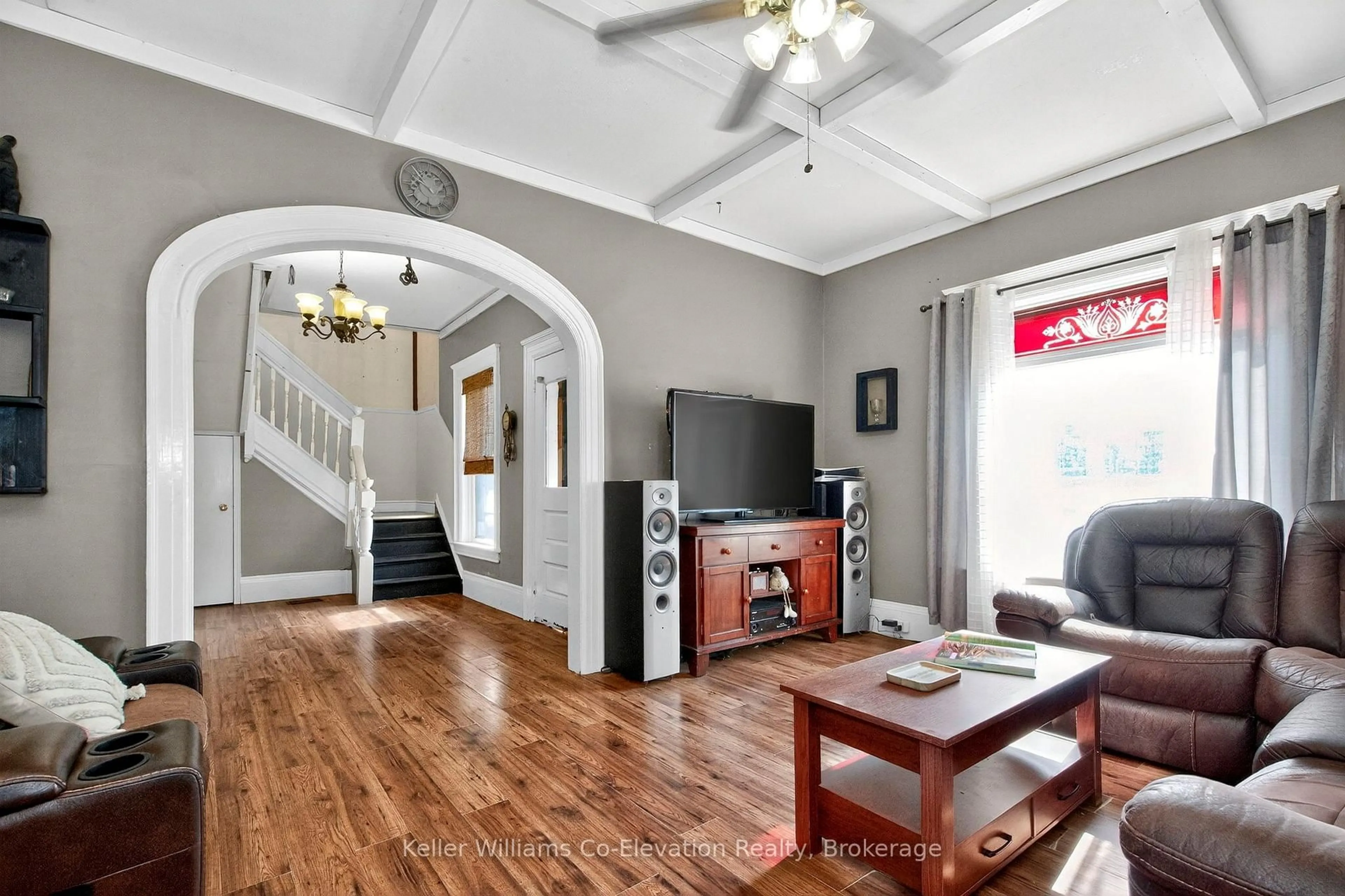 Living room with furniture, unknown for 38 Richard St, Tay Ontario L0K 2A0