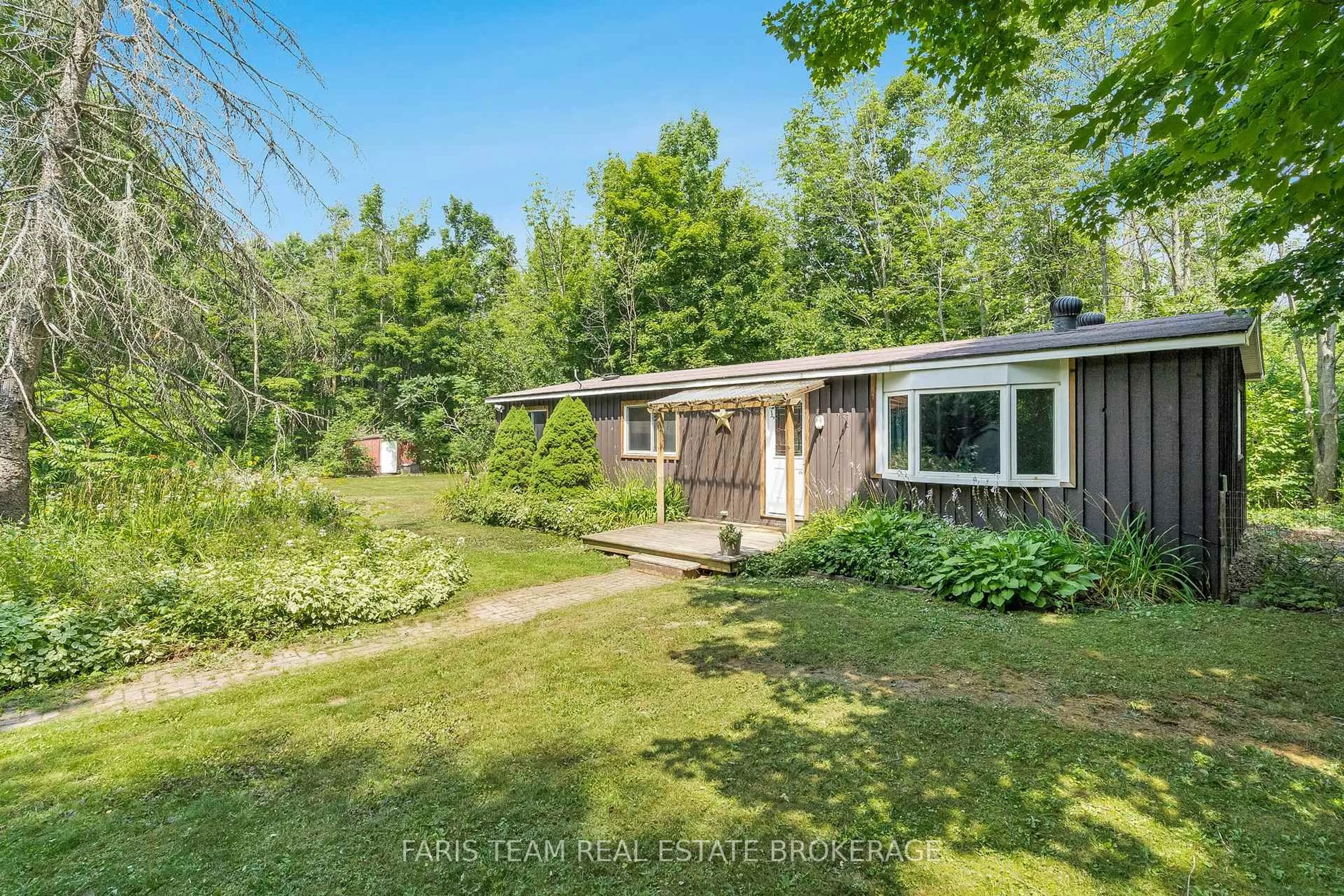 A pic from outside/outdoor area/front of a property/back of a property/a pic from drone, unknown for 5487 Line 7, Oro-Medonte Ontario L0K 1E0