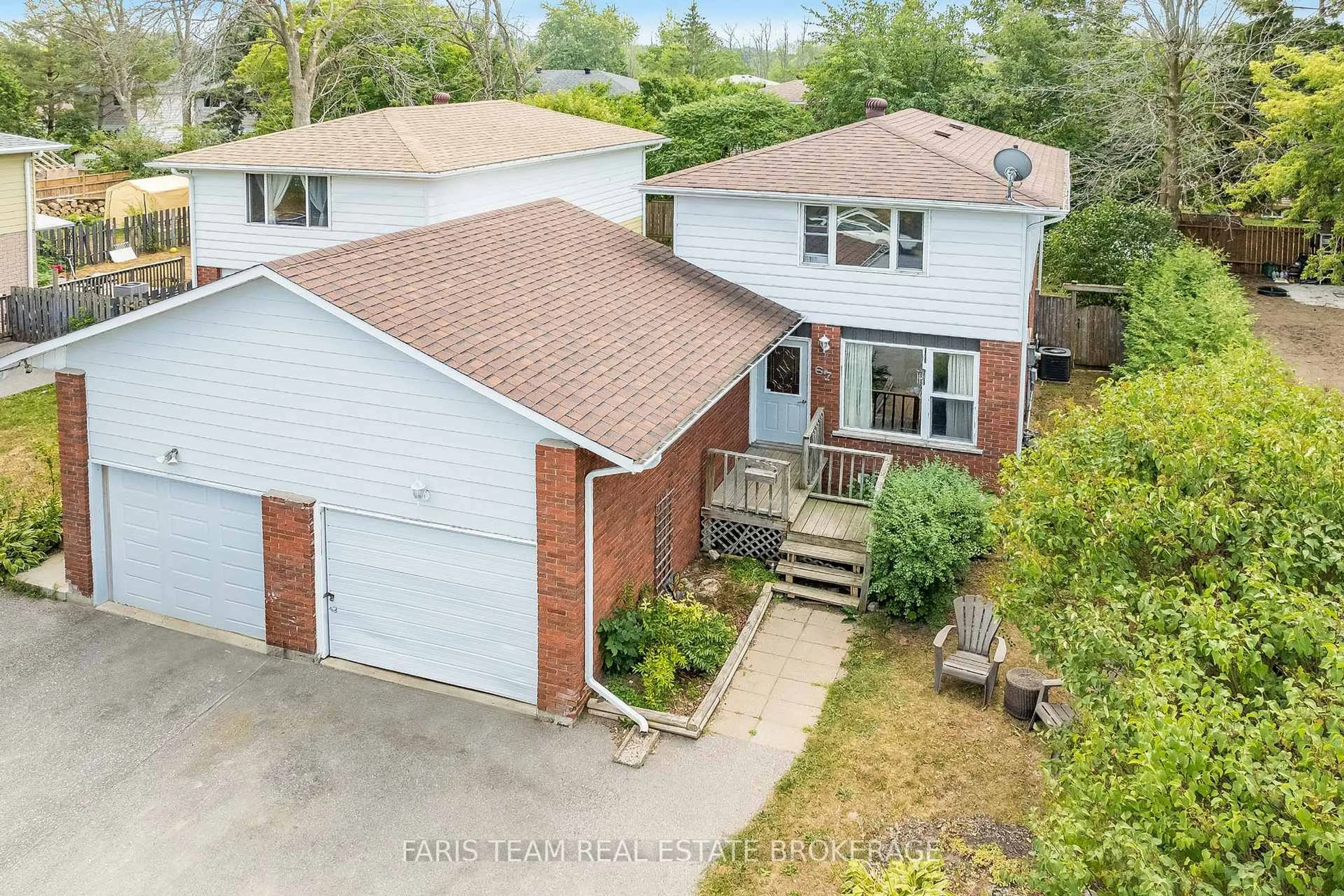 A pic from outside/outdoor area/front of a property/back of a property/a pic from drone, street for 67 Gibbard Cres, Collingwood Ontario L9Y 2B9