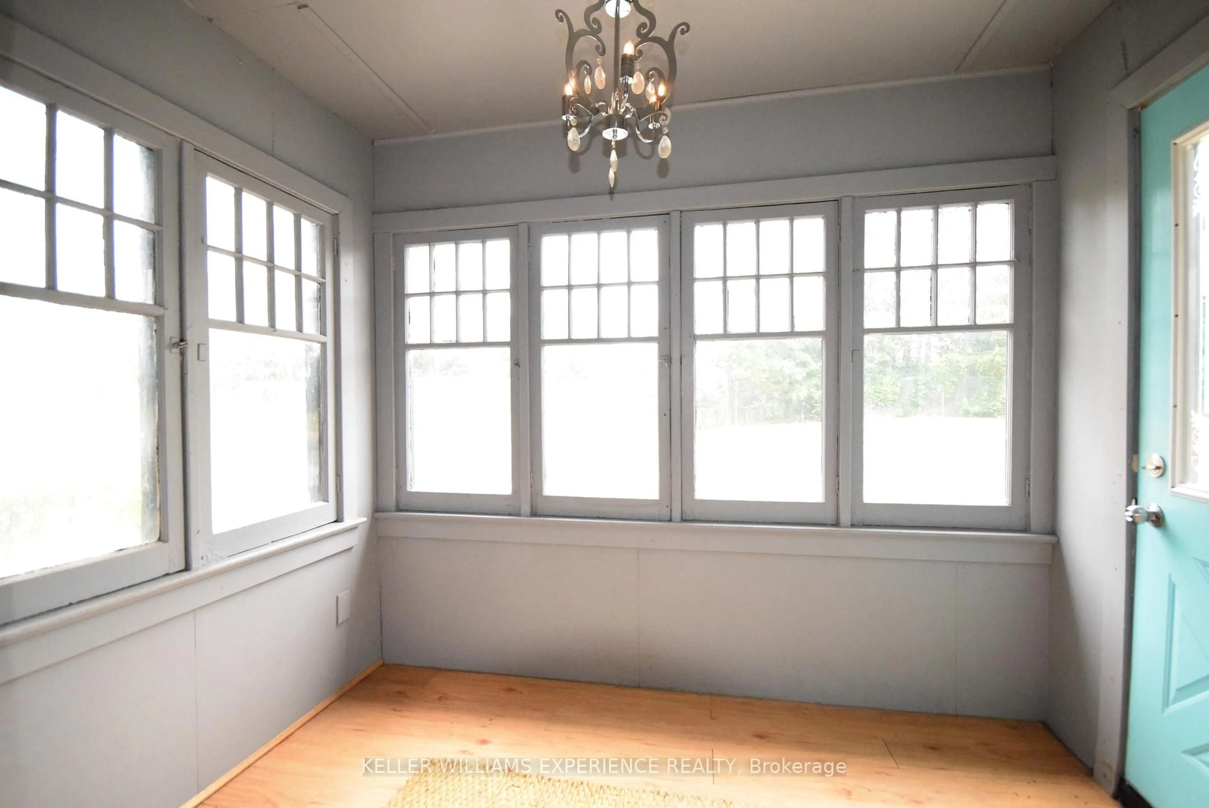 A pic of a room for 184 BRADFORD St, Barrie Ontario L4N 3B5