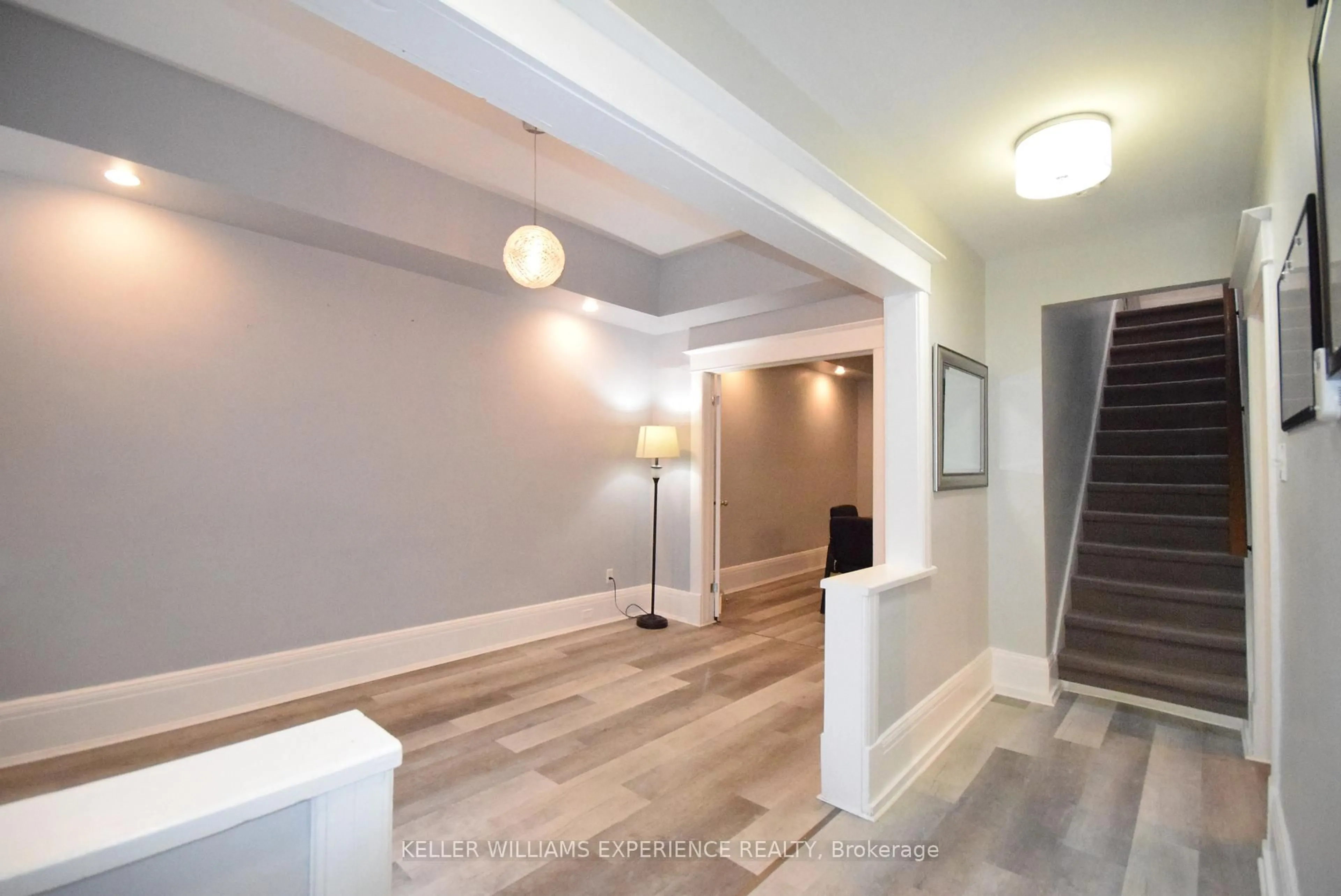 Unknown for 184 BRADFORD St, Barrie Ontario L4N 3B5