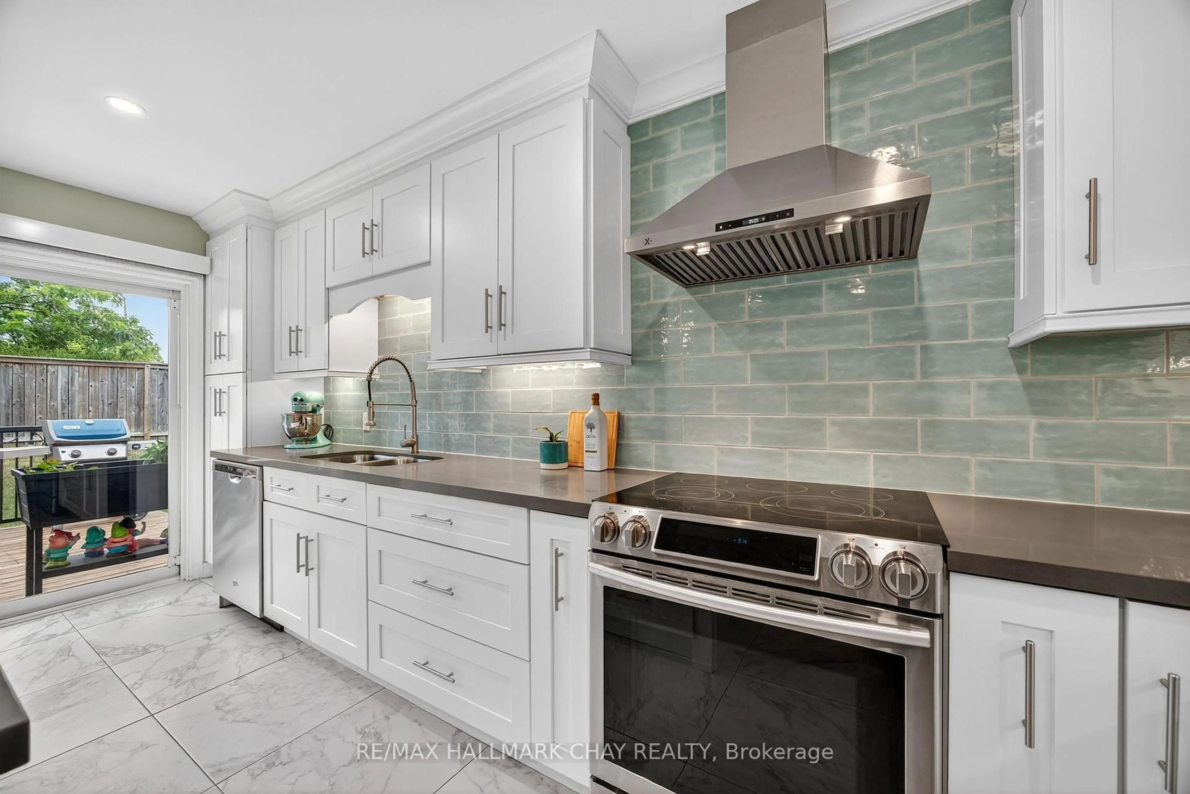 Contemporary kitchen, ceramic/tile floor for 63 Osprey Ridge Rd, Barrie Ontario L4M 6P3