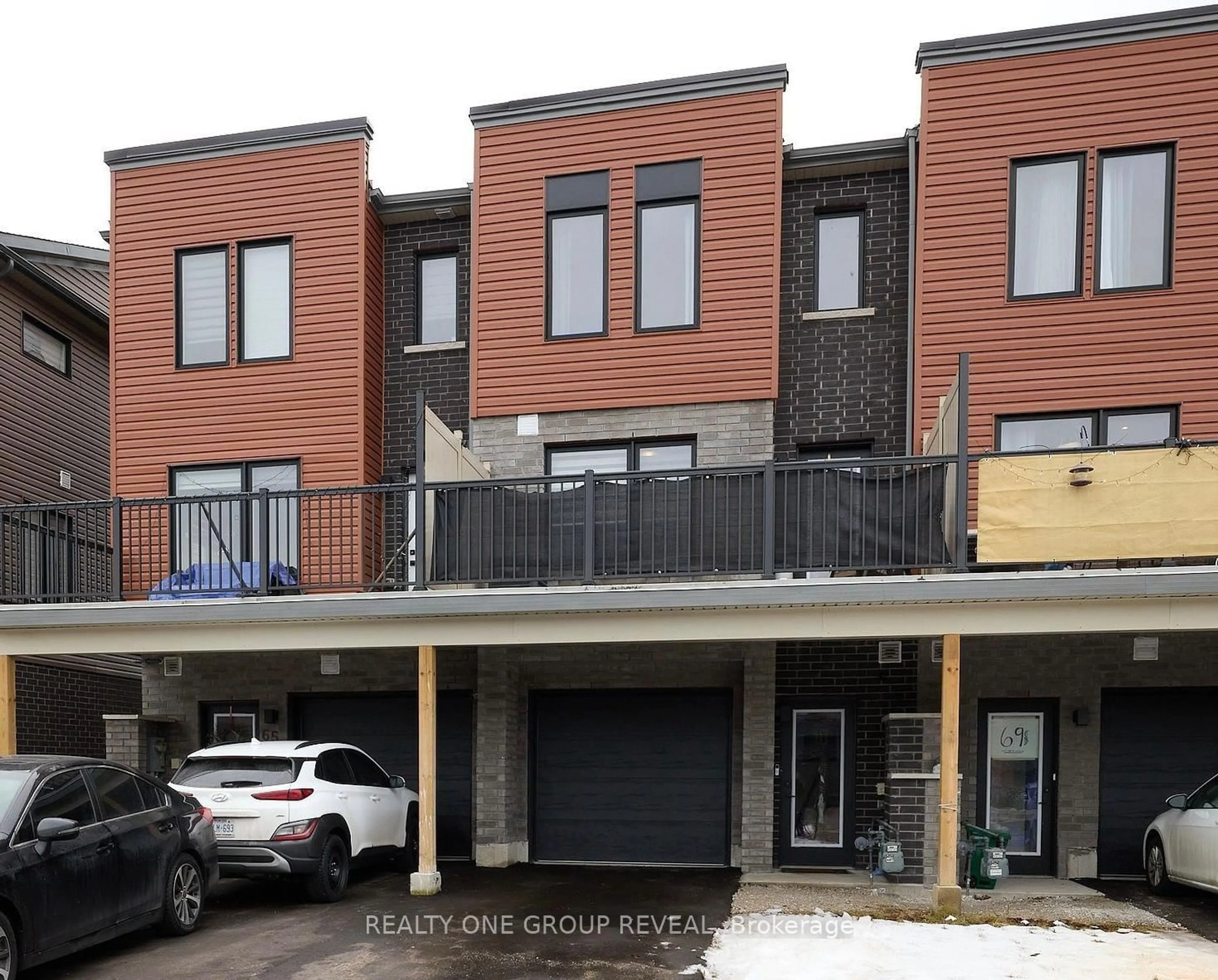 Home with brick exterior material, street for 67 Fairlane Ave, Barrie Ontario L9J 0N1